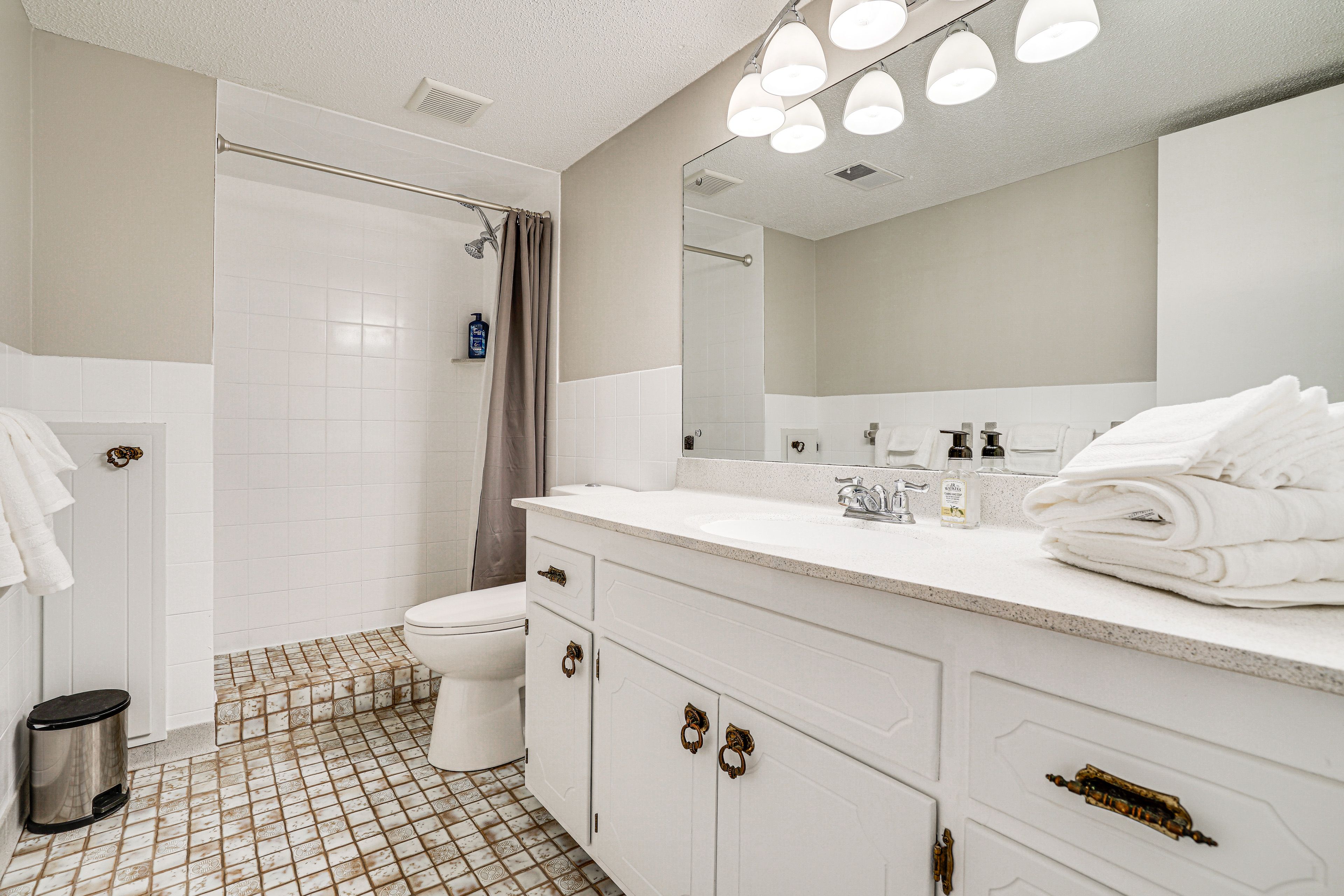 Full Bathroom | Lower Level
