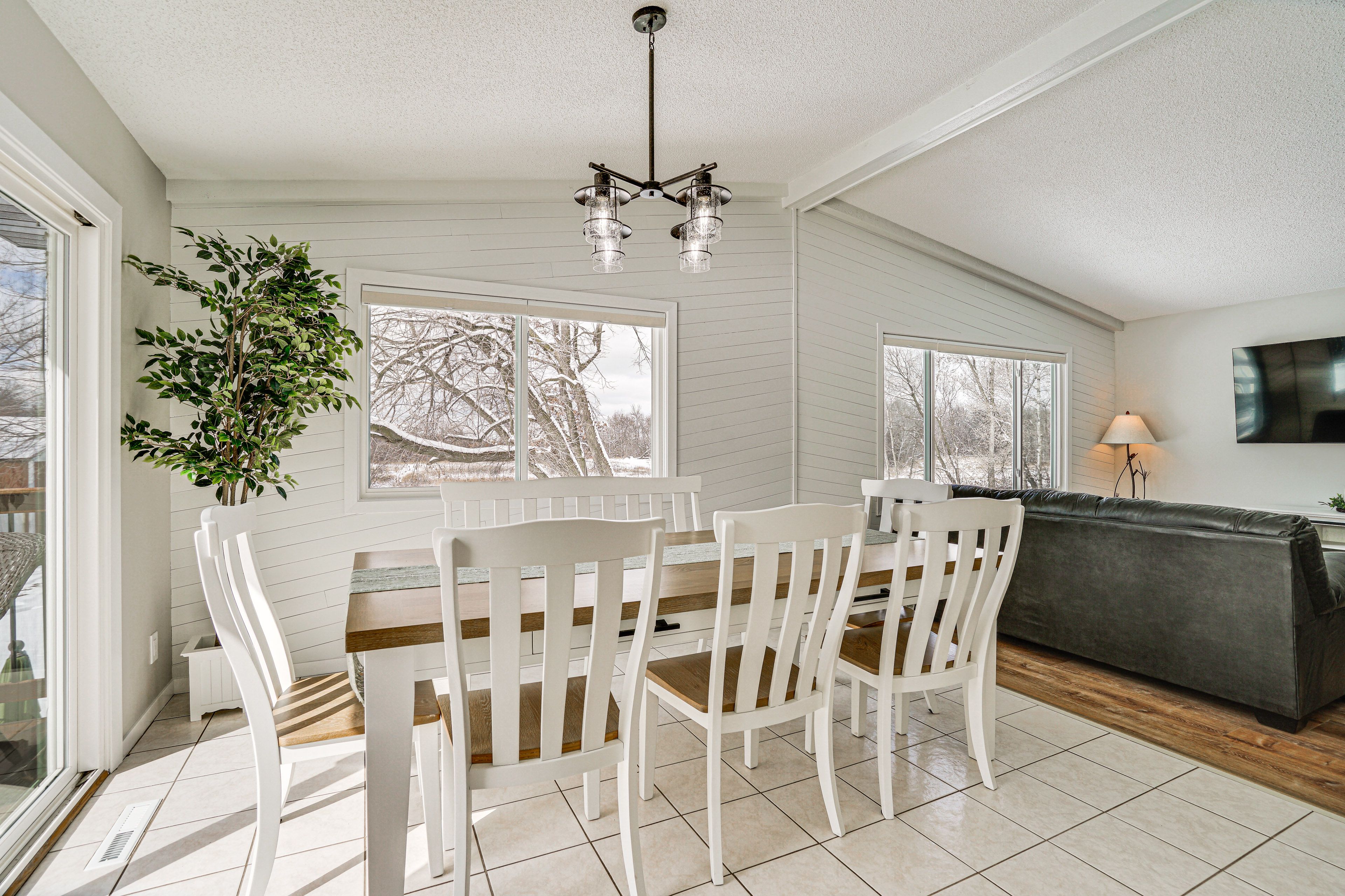 Dining Table | Main Level