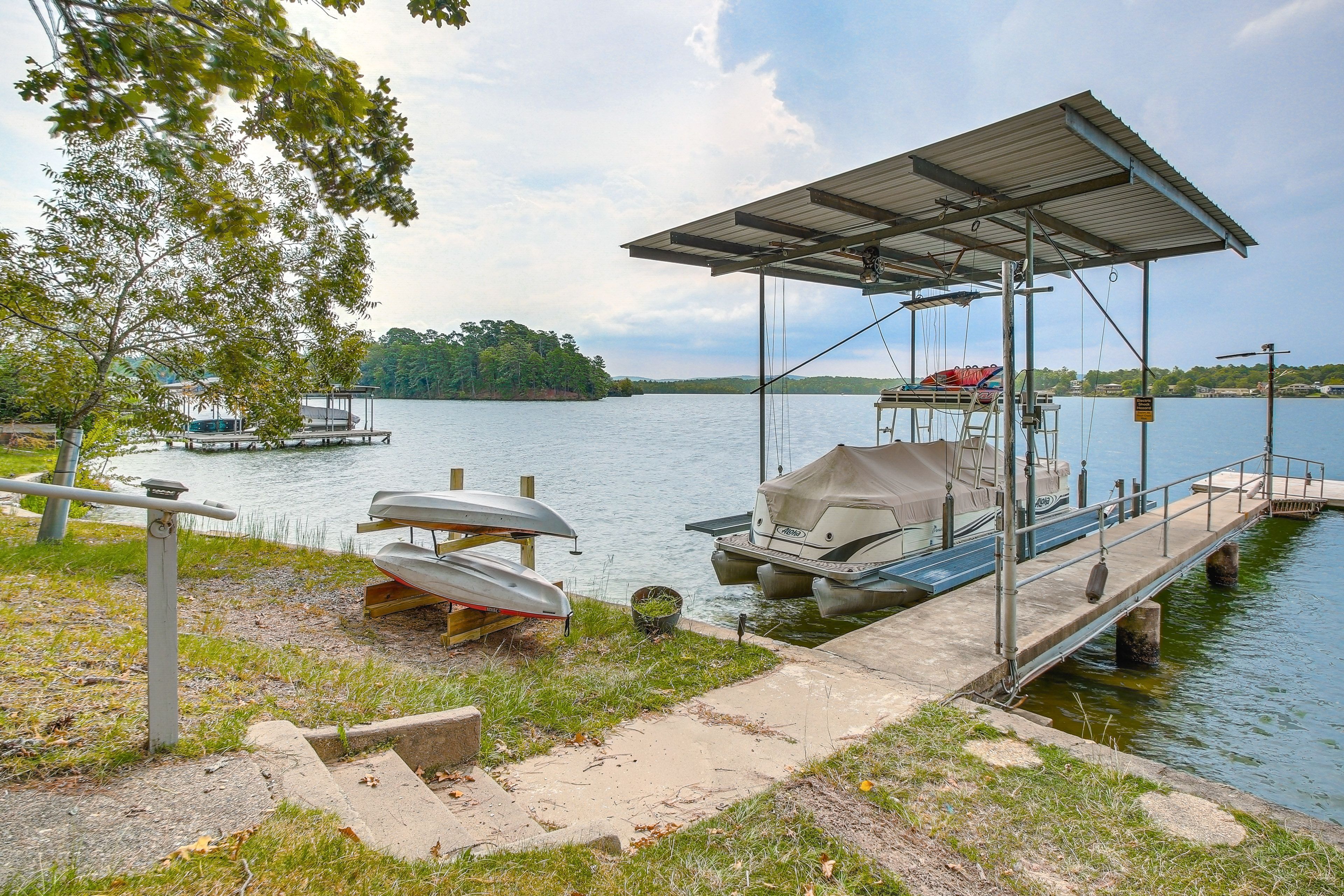 Shared Boat Dock | Lift Available | Lake Access