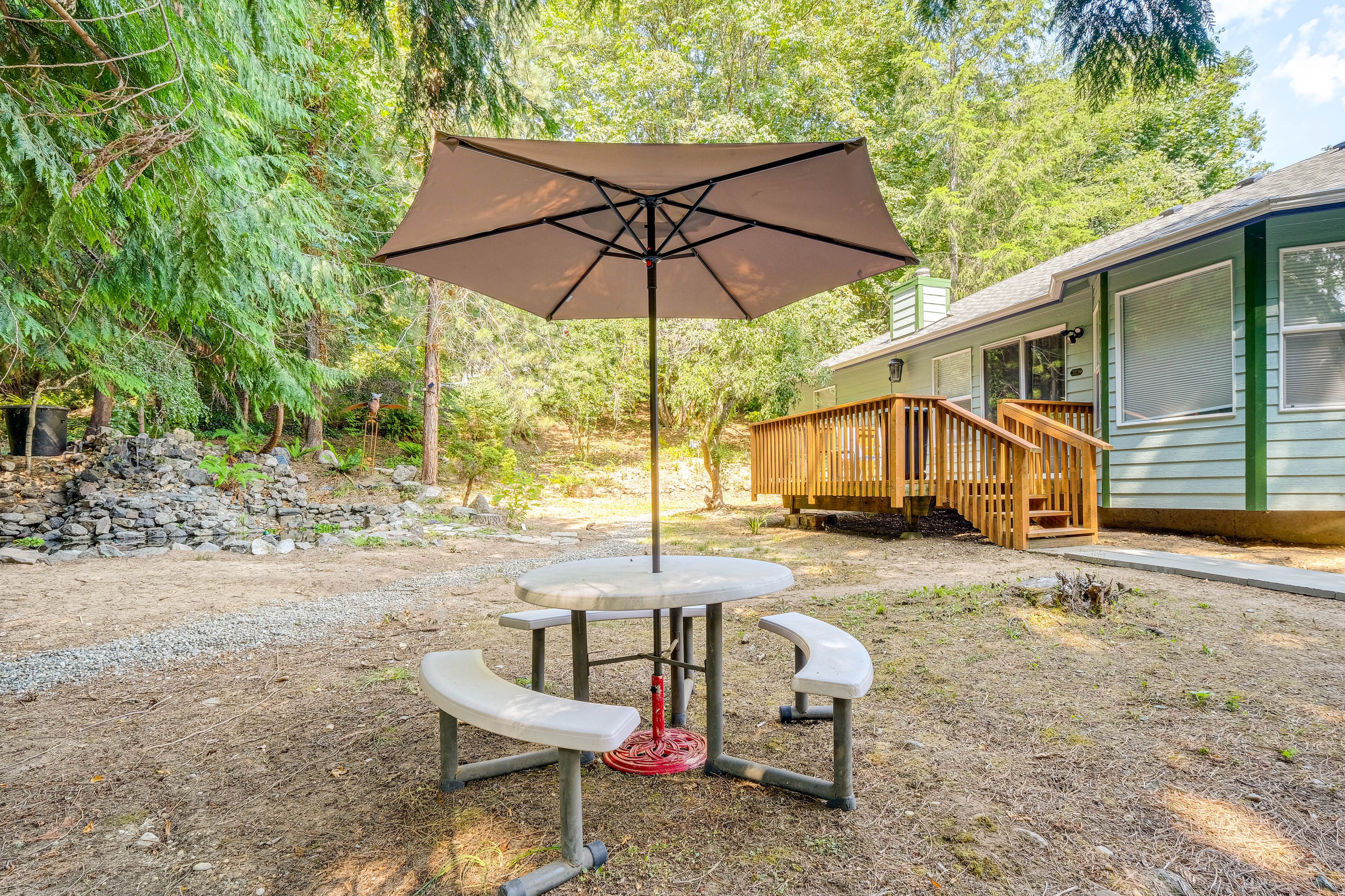 Private Yard | Outdoor Dining