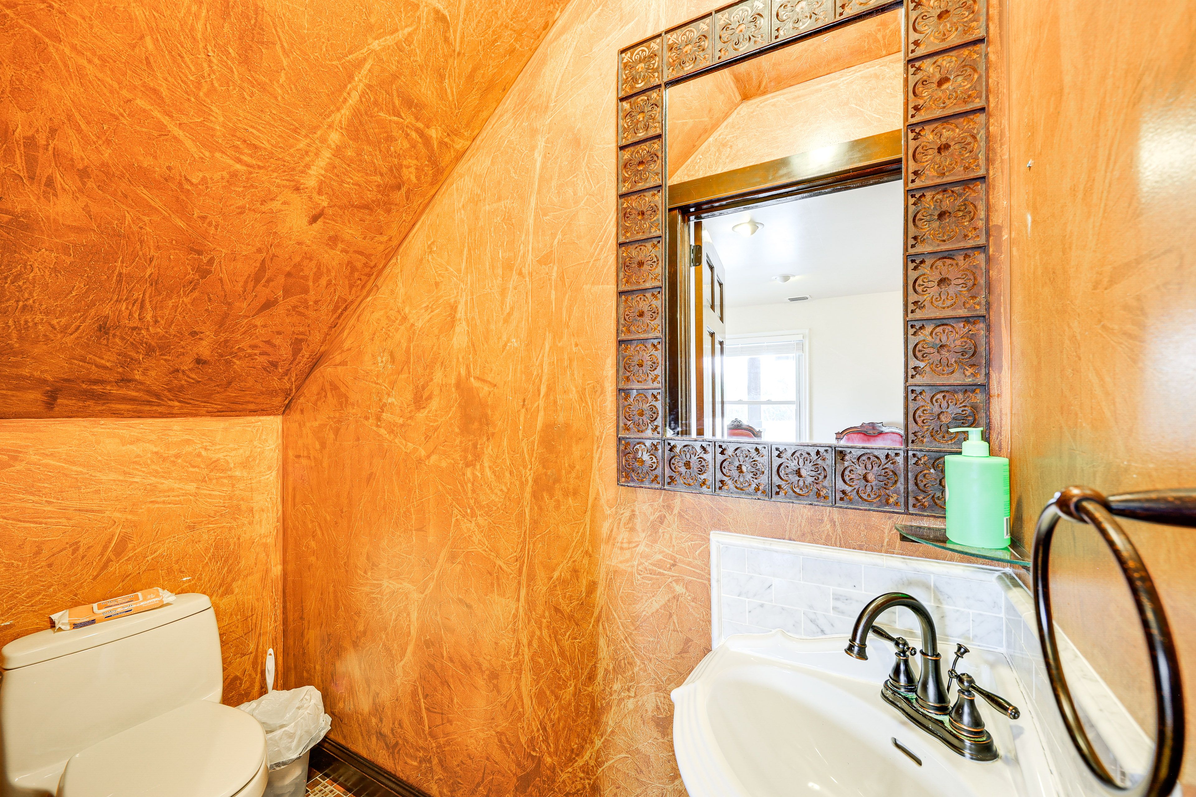 Half Bathroom | 1st Floor