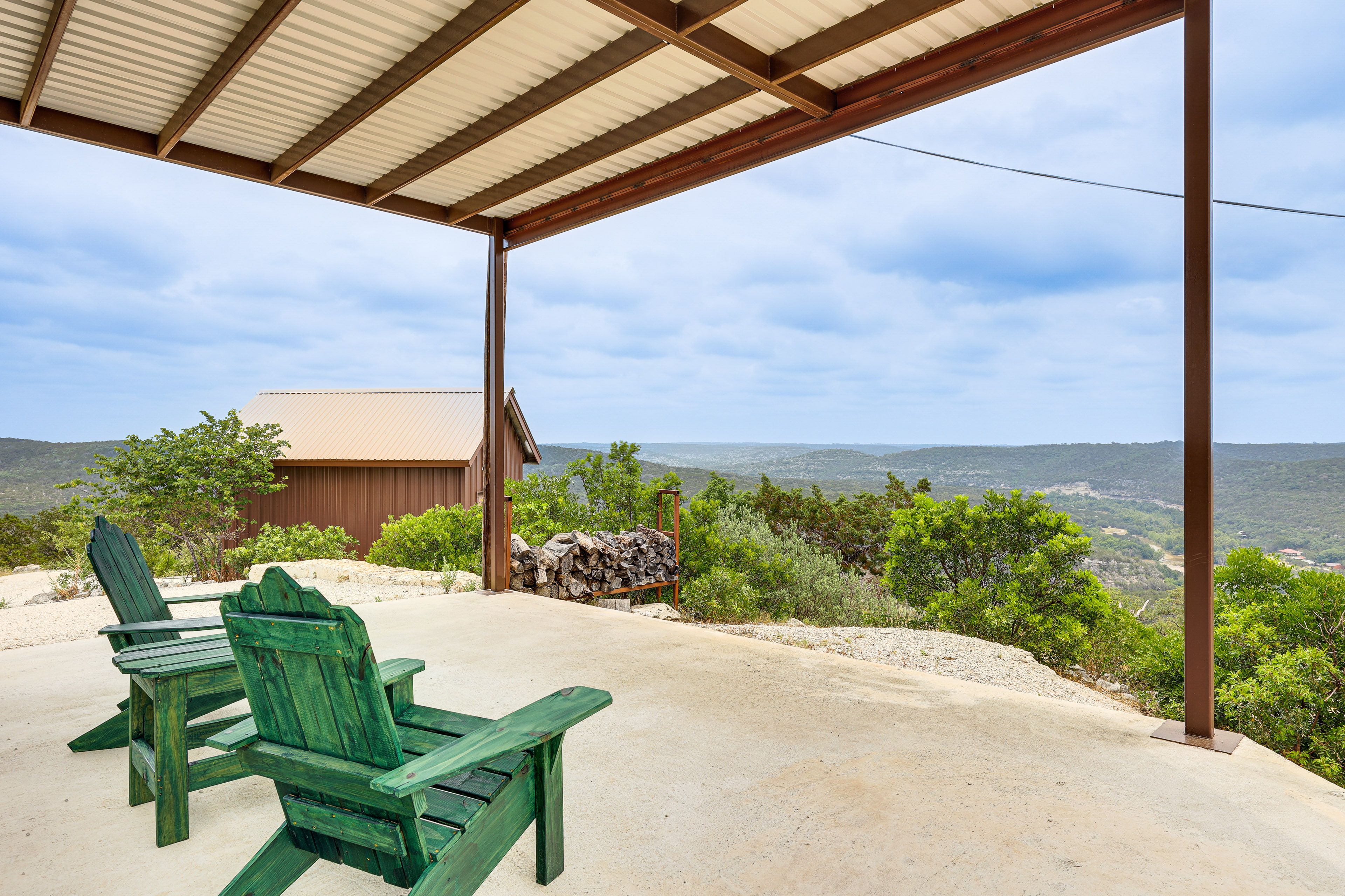 Covered Seating Area | ~23 Mi to Garner State Park