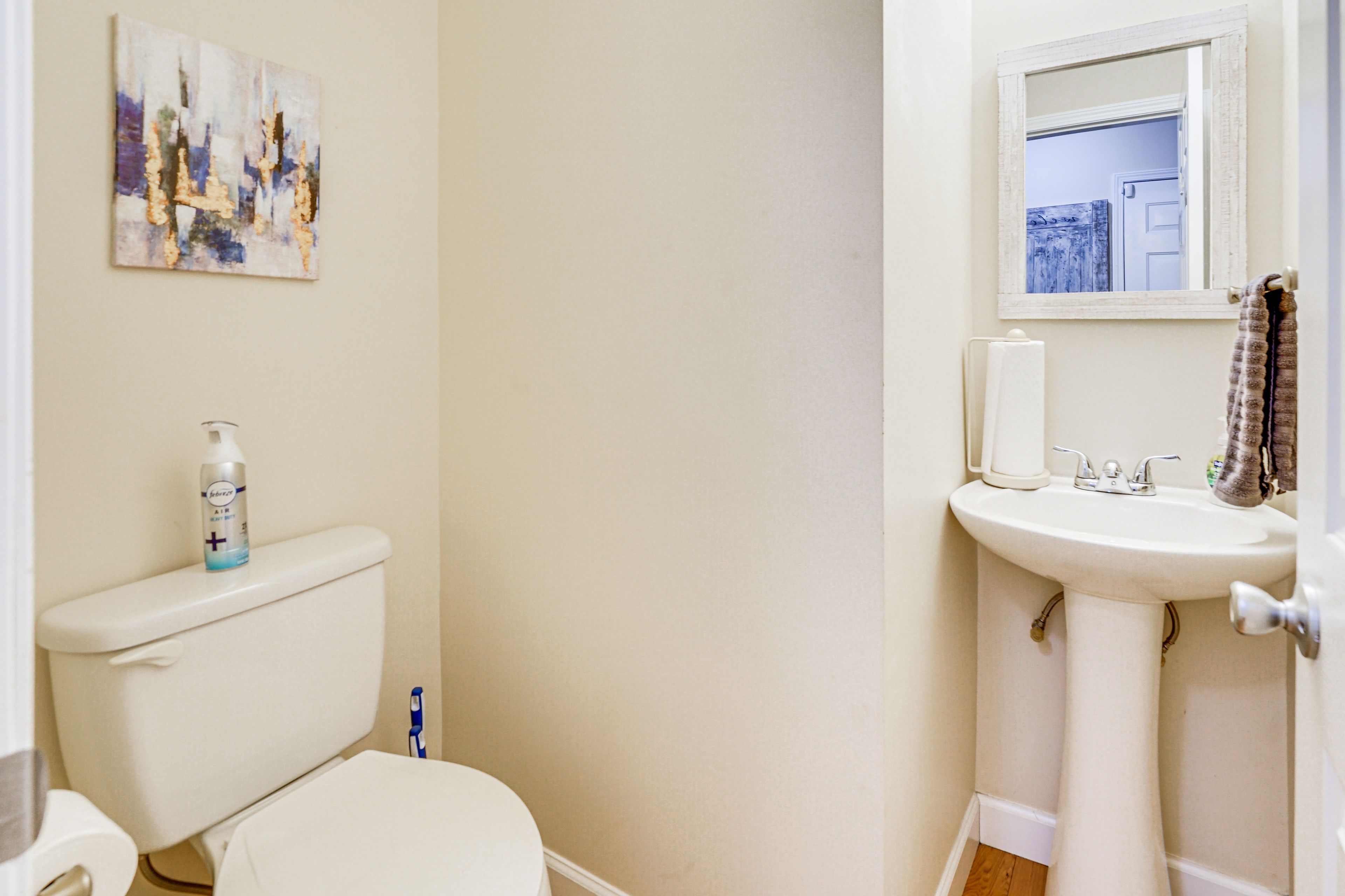 Half Bathroom | Main Level