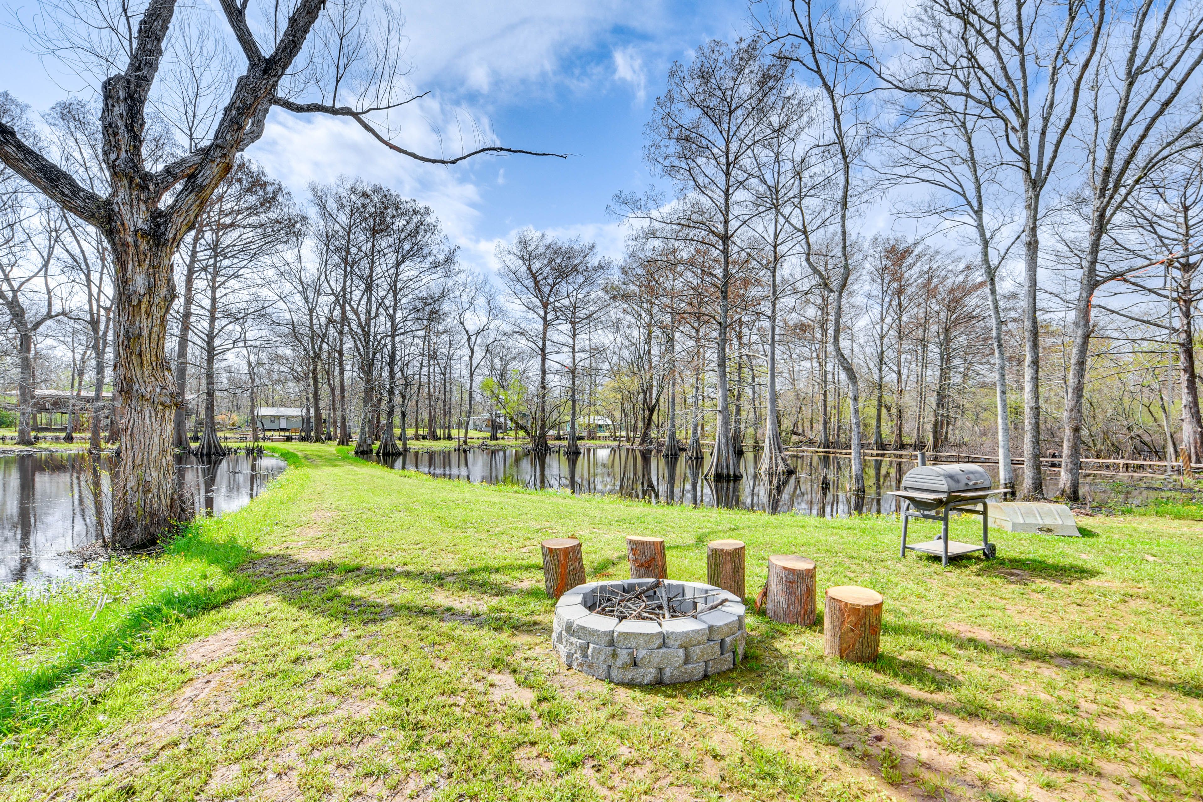 Backyard | Fire Pit | Grill
