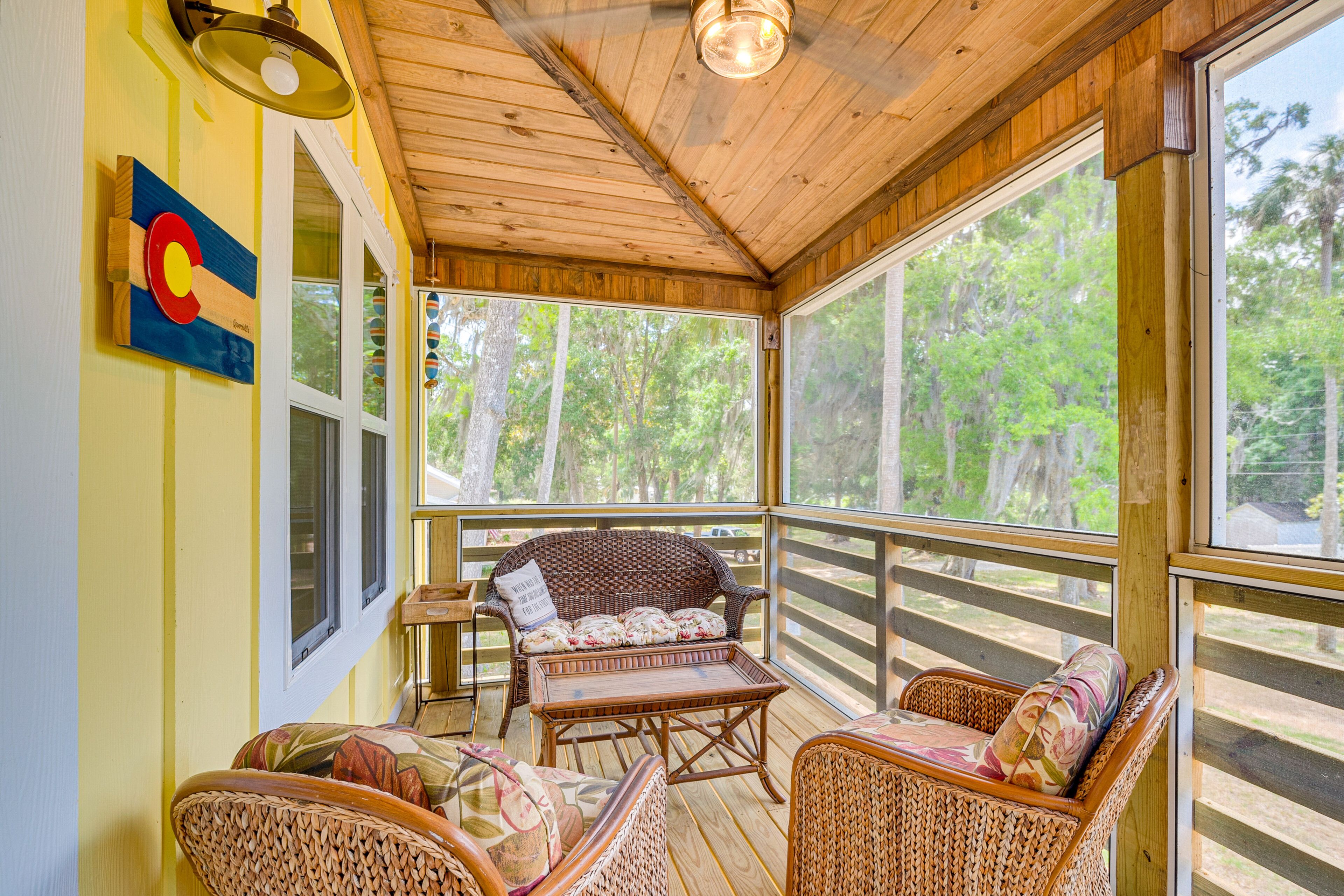 Screened Balcony
