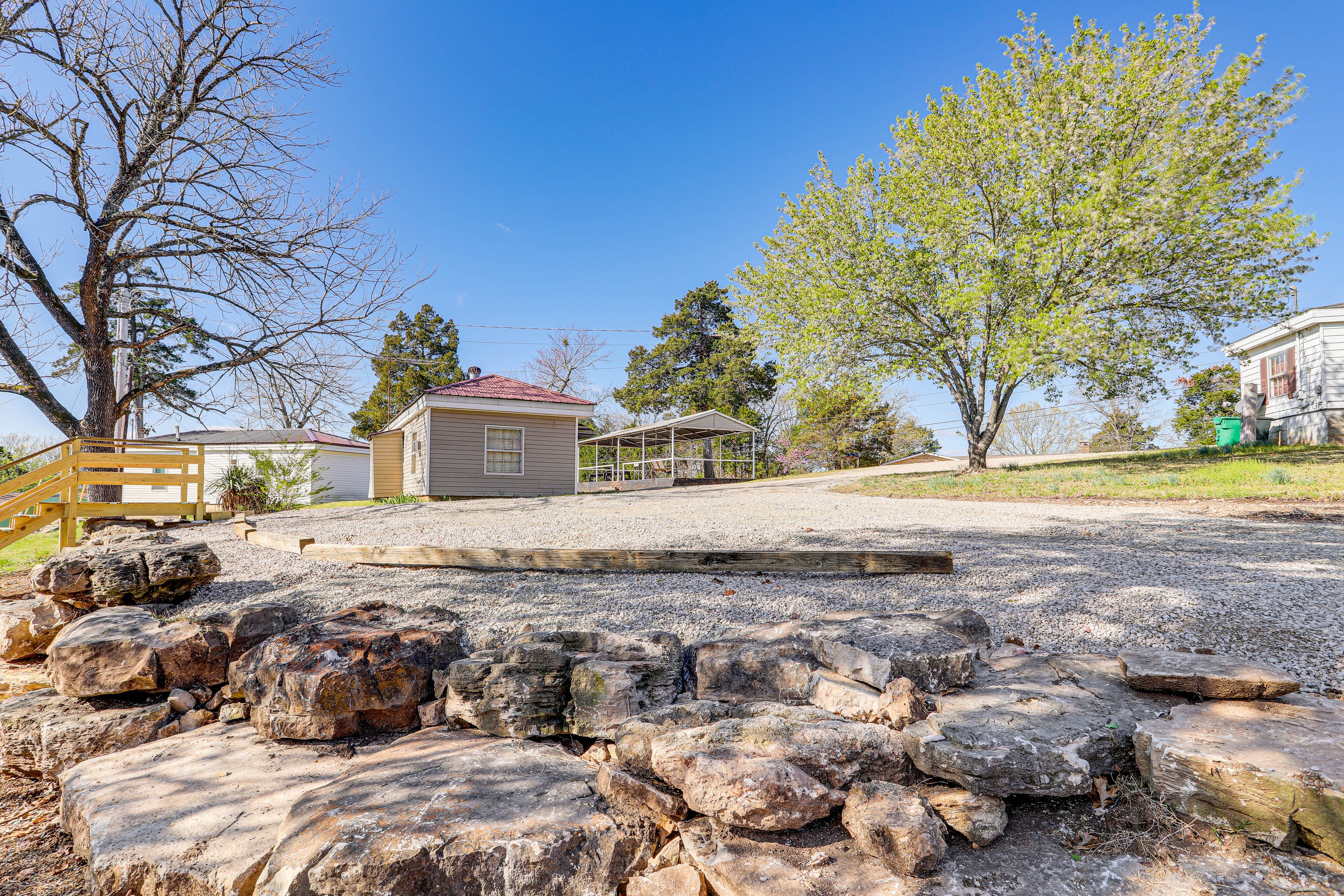Parking | Driveway (4 Vehicles) | RV & Boat Parking