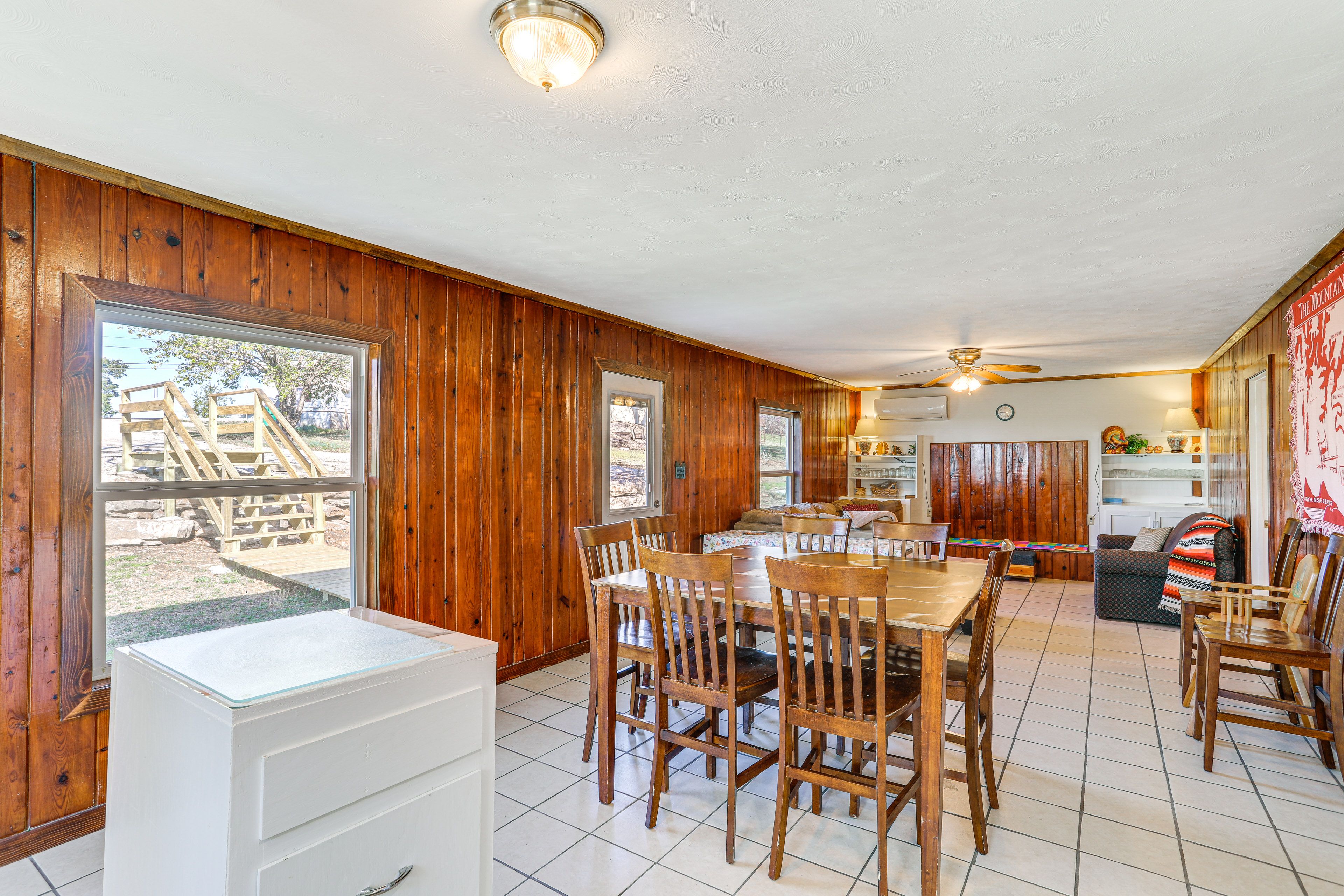 Dining Area | Dishware & Flatware
