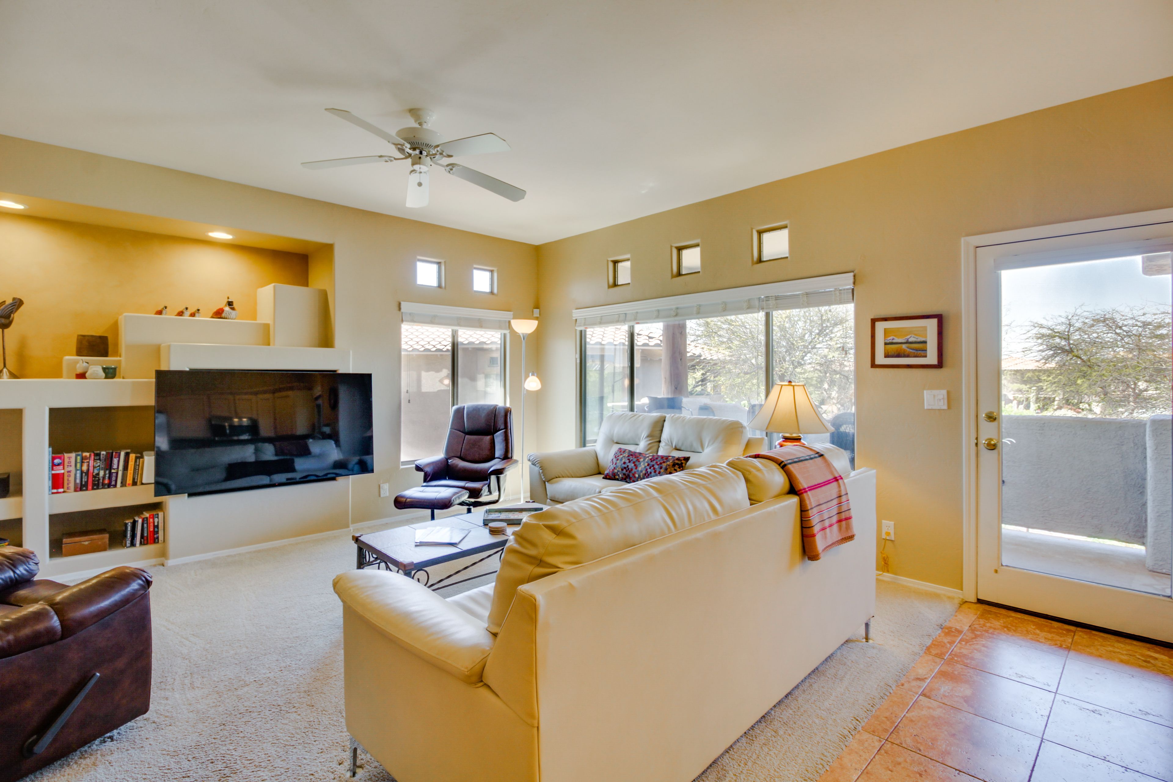 Living Room | Smart TV | Central Air Conditioning