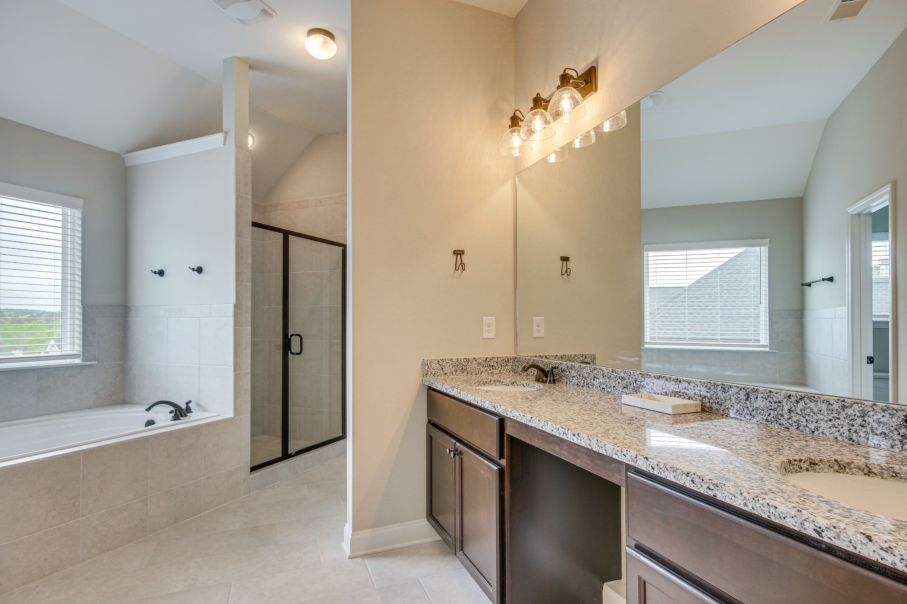 En-Suite Bathroom | 2nd Floor