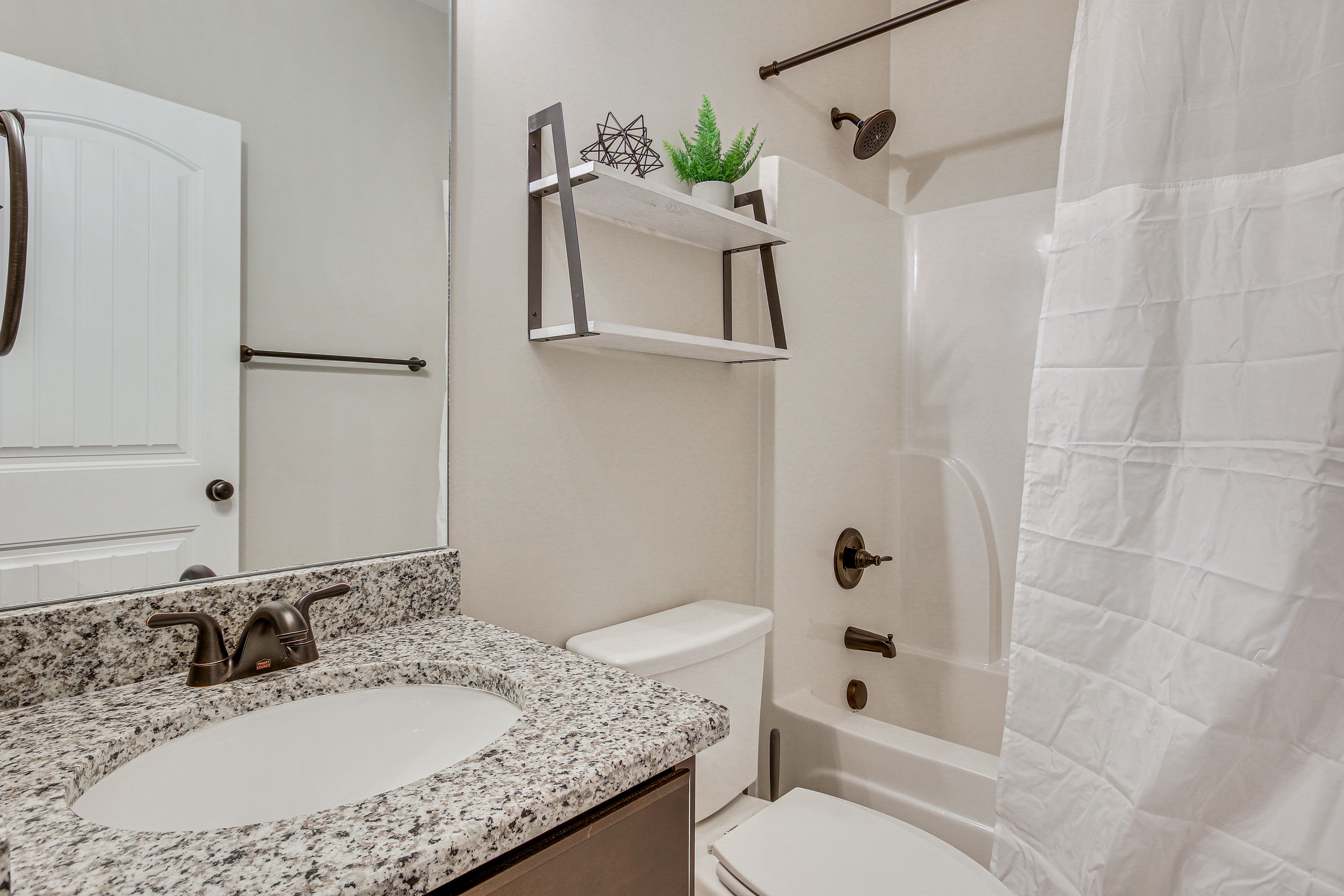 Full Bathroom | 1st Floor