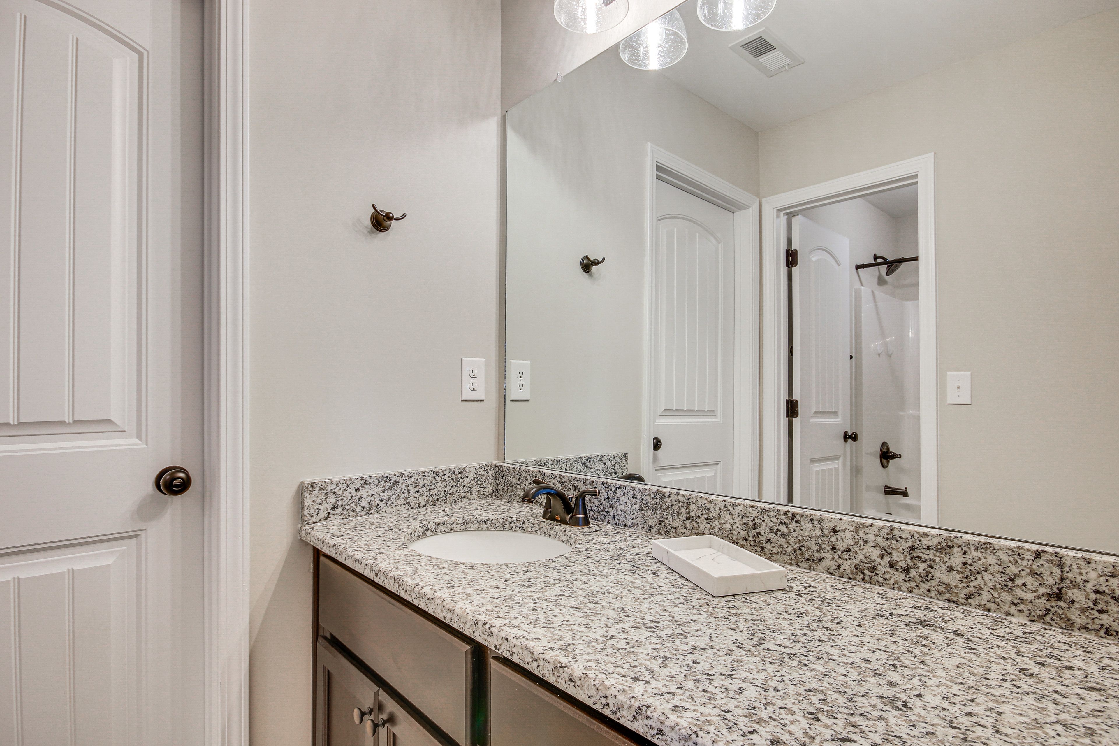 Jack-N-Jill Bathroom | 2nd Floor