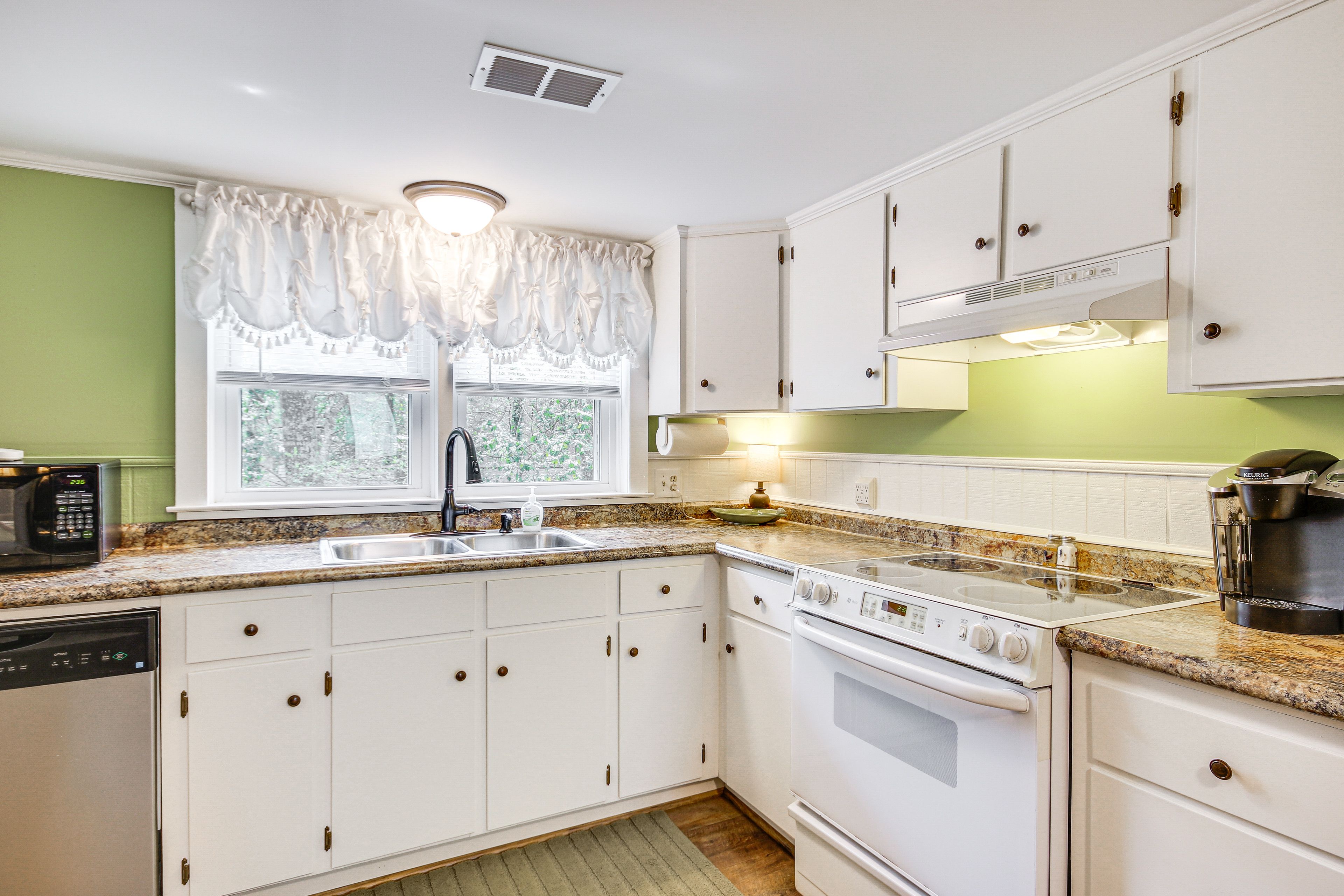 Kitchen | Keurig Coffee Maker | Blender | Slow Cooker | Toaster | Spices