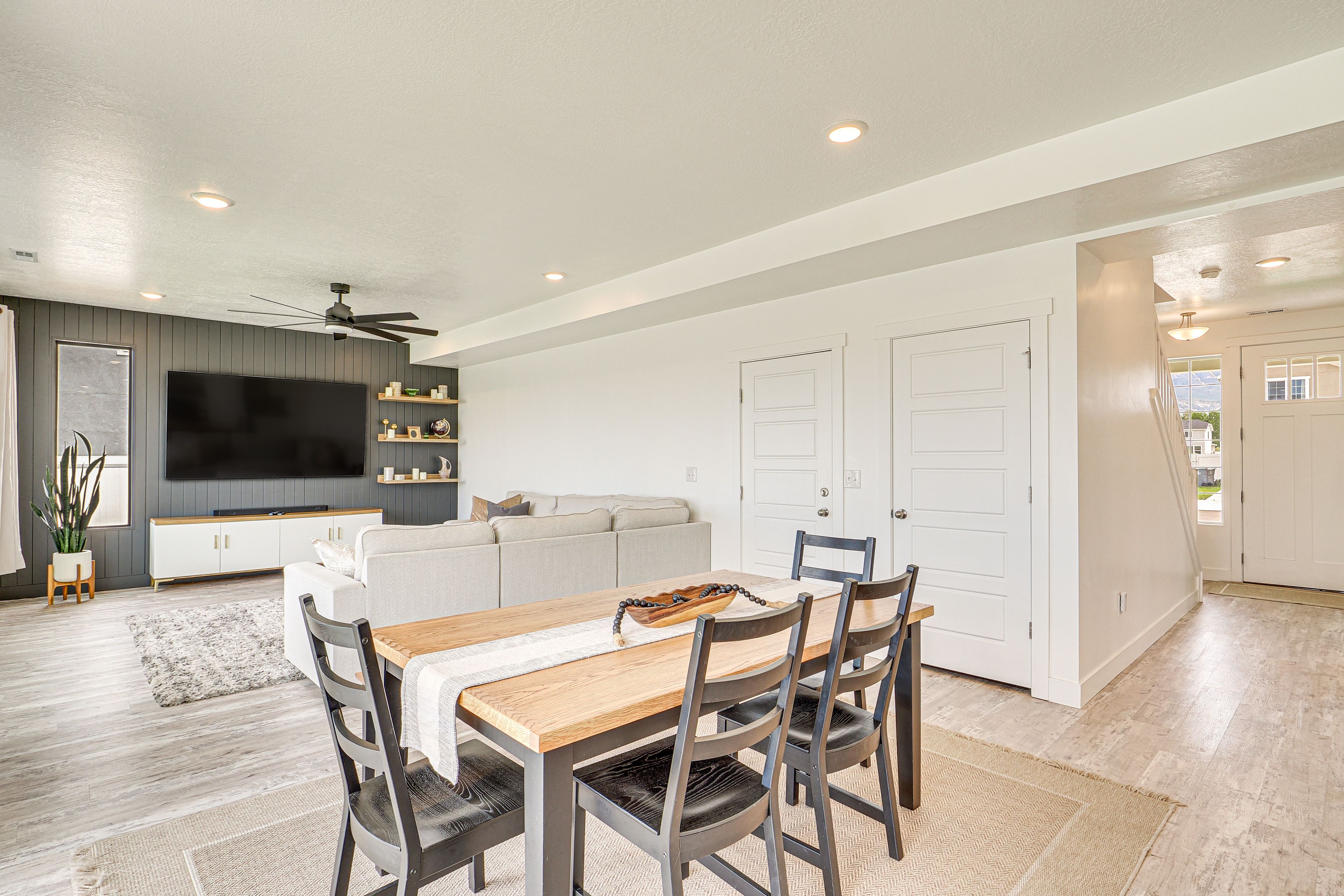 Dining Area | Dishware & Flatware Provided | Central A/C & Heat | 1st Floor