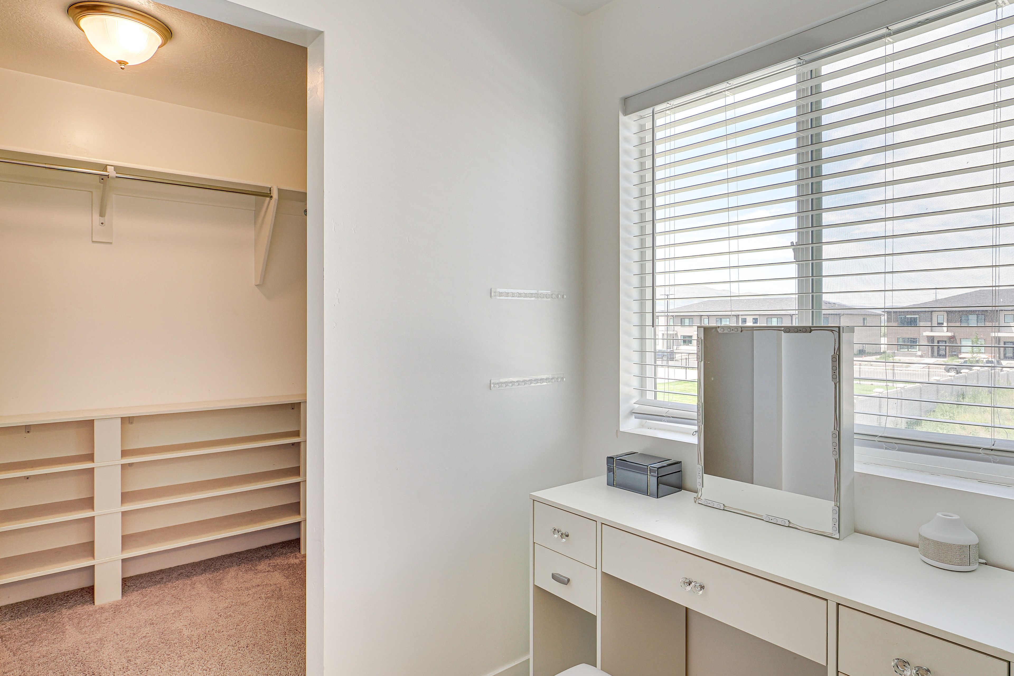 En-Suite Powder Room | 2nd Floor