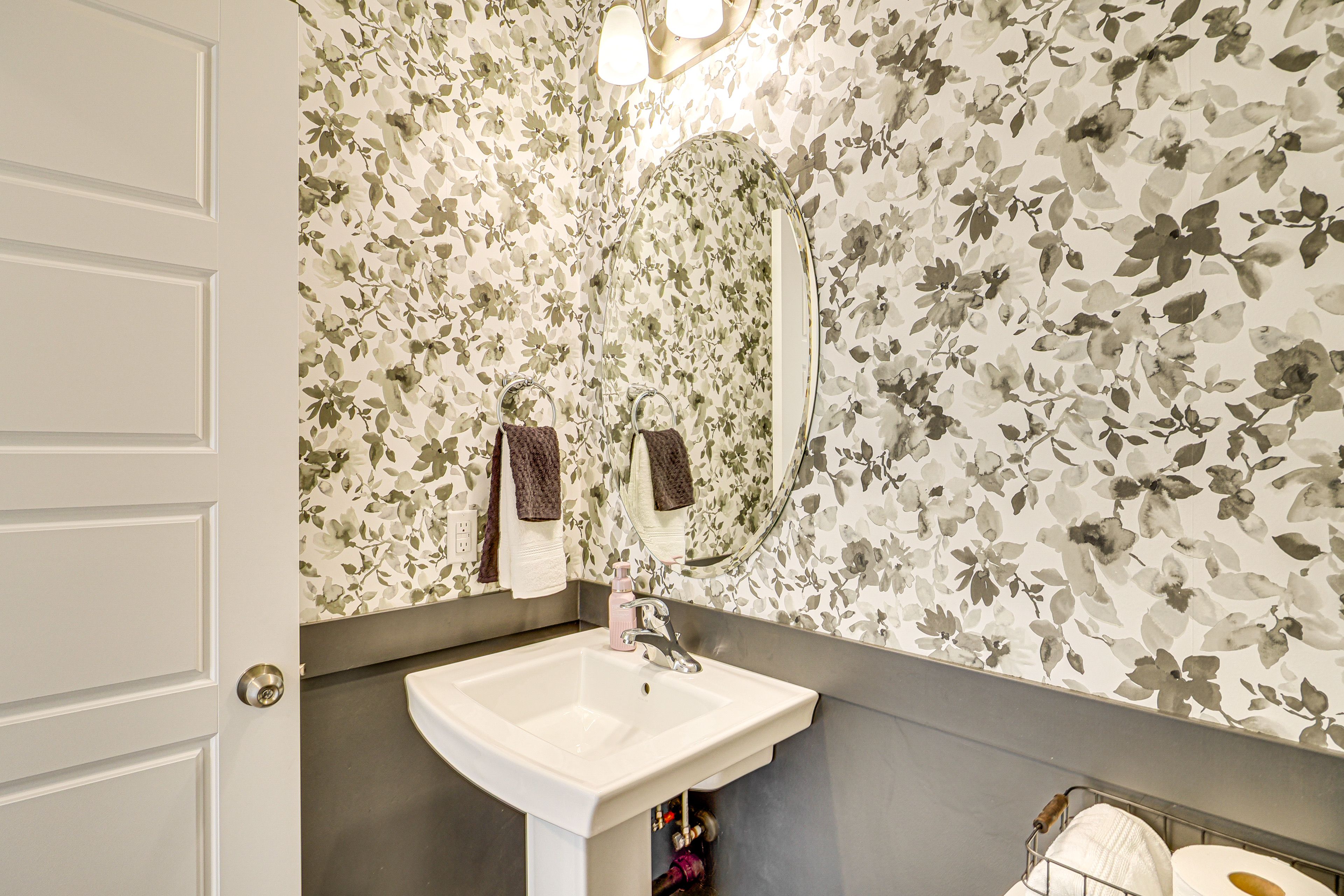Half Bathroom | 1st Floor