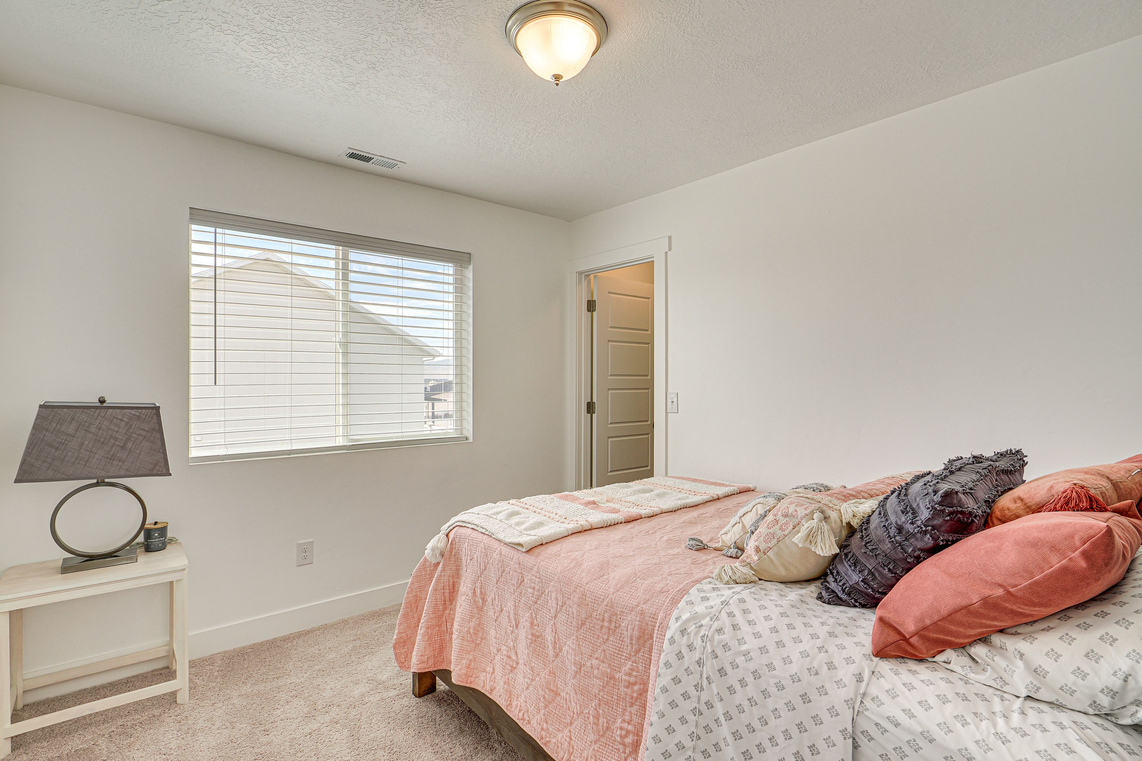Bedroom 2 | Queen Bed | 2nd Floor