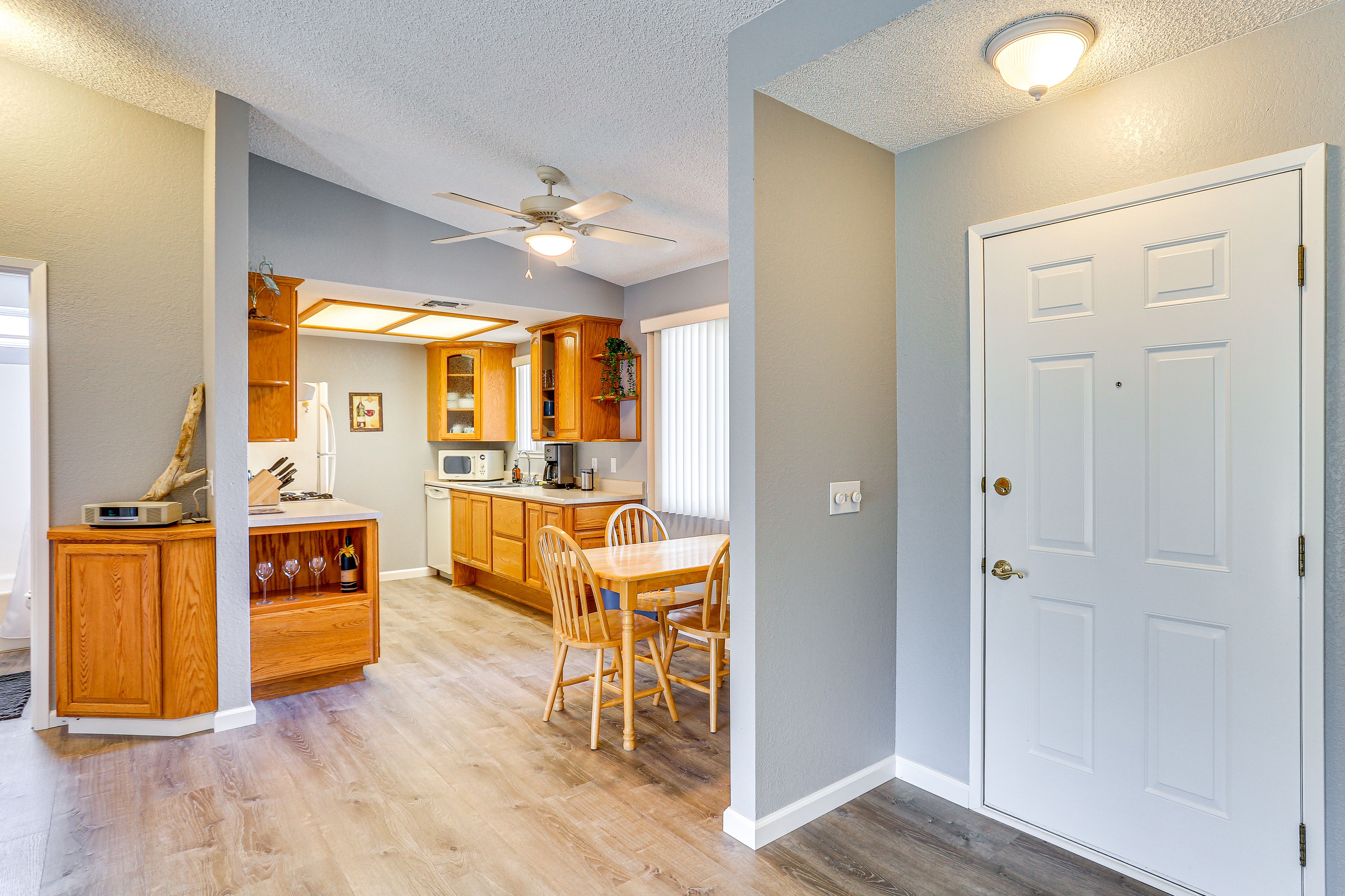 Kitchen | Dining Area