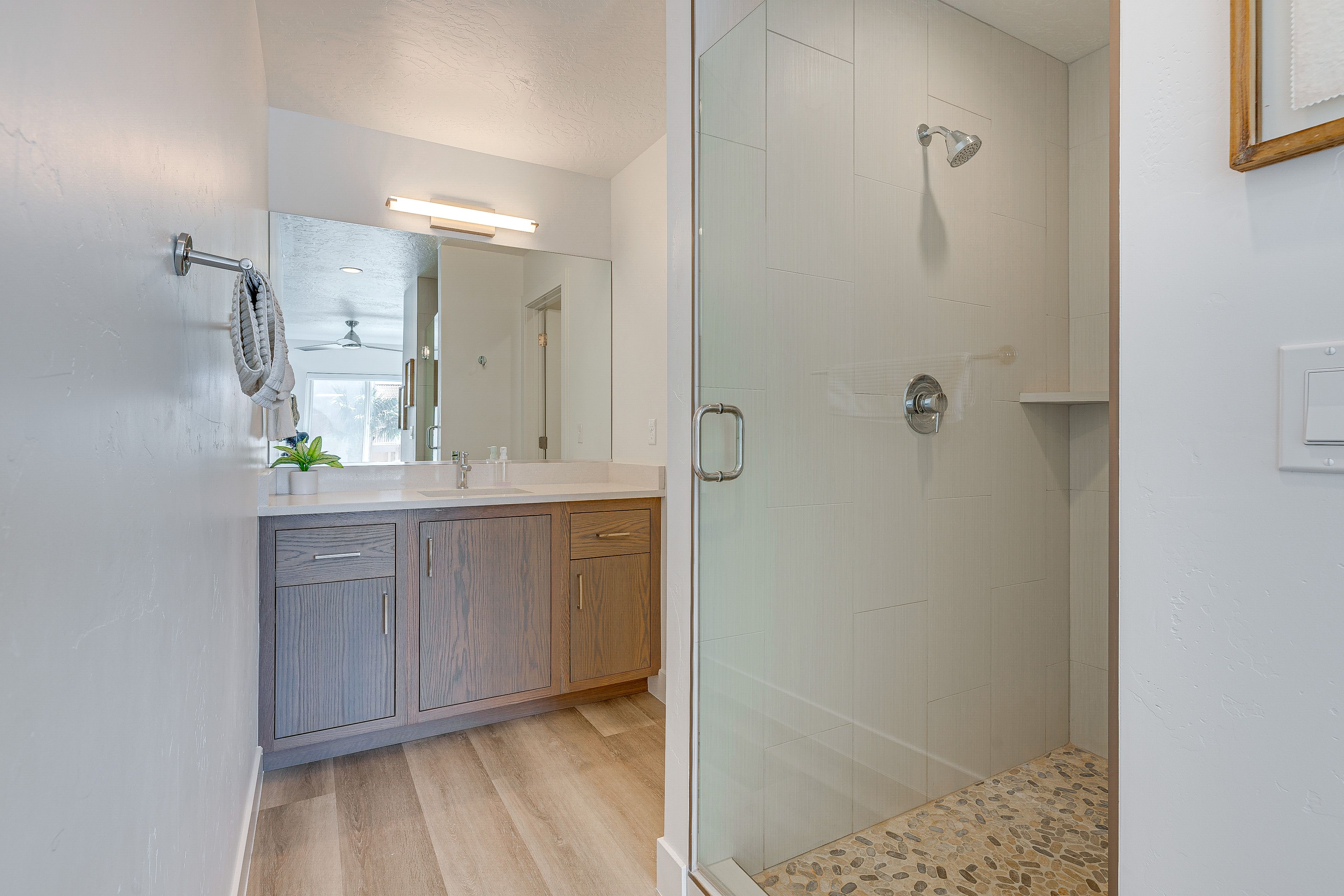 En-Suite Bathroom | 2nd Floor | Complimentary Toiletries | Hair Dryer