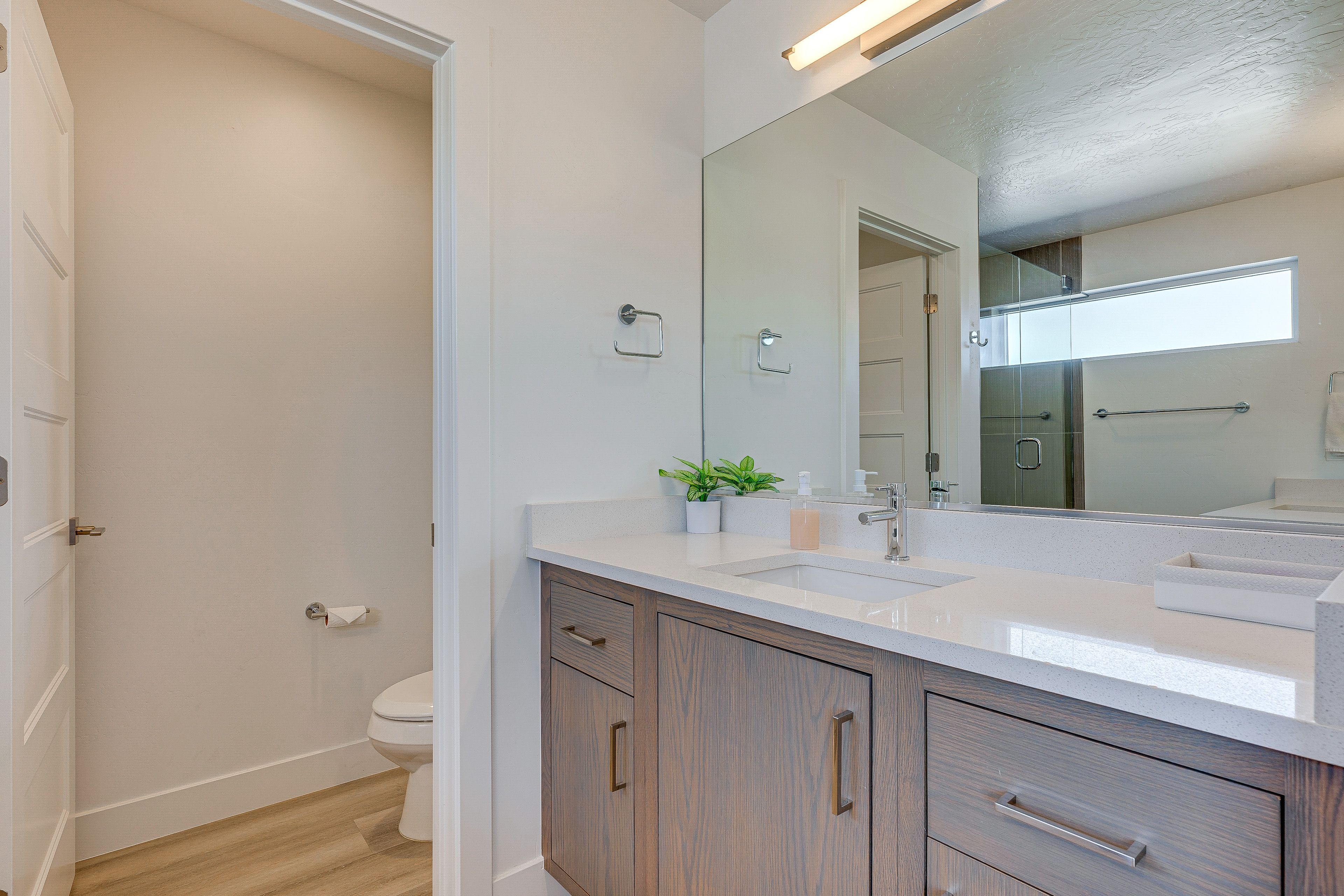 En-Suite Bathroom | 2nd Floor | Towels Provided