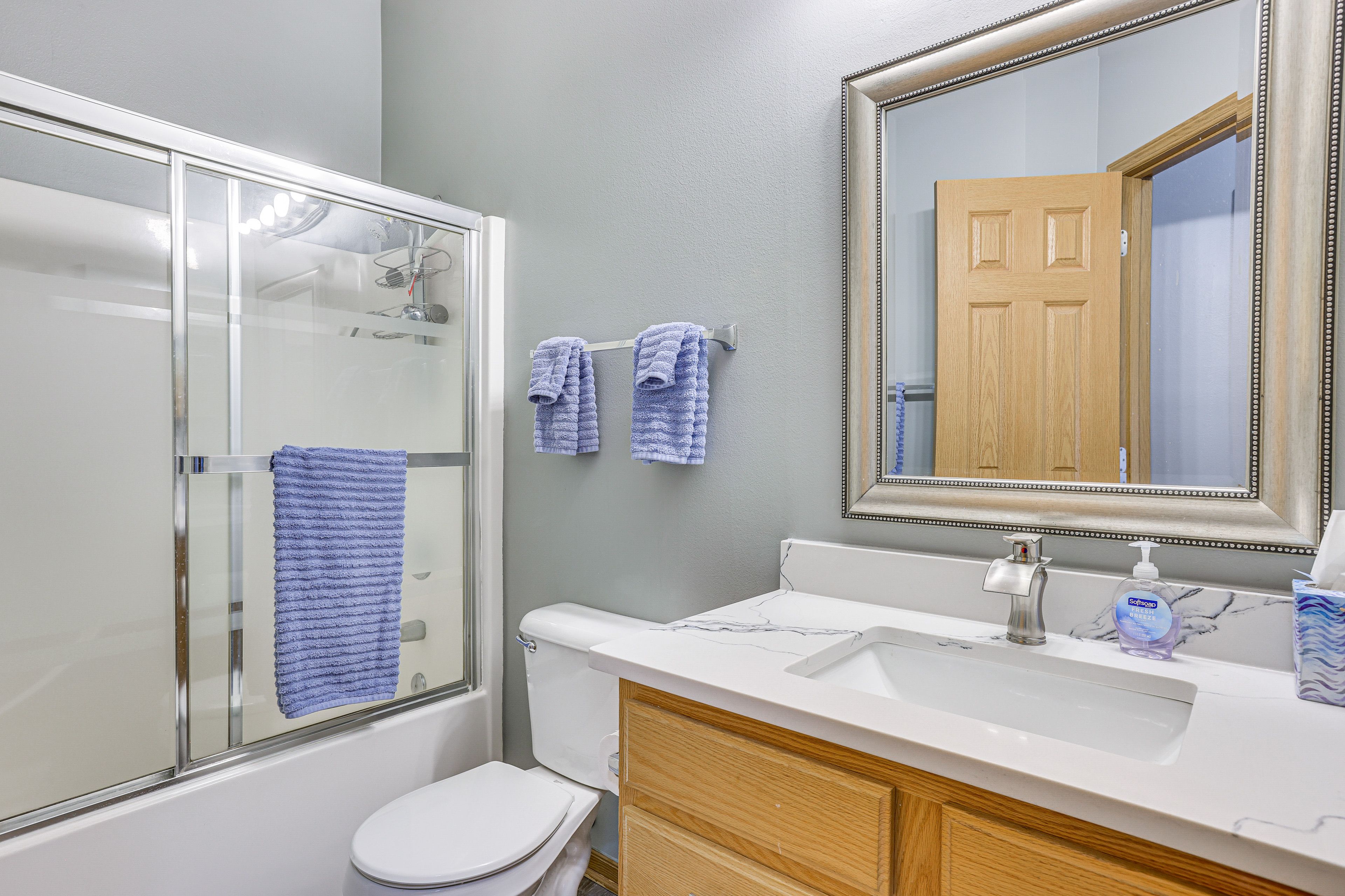 Full Bathroom | Main Level
