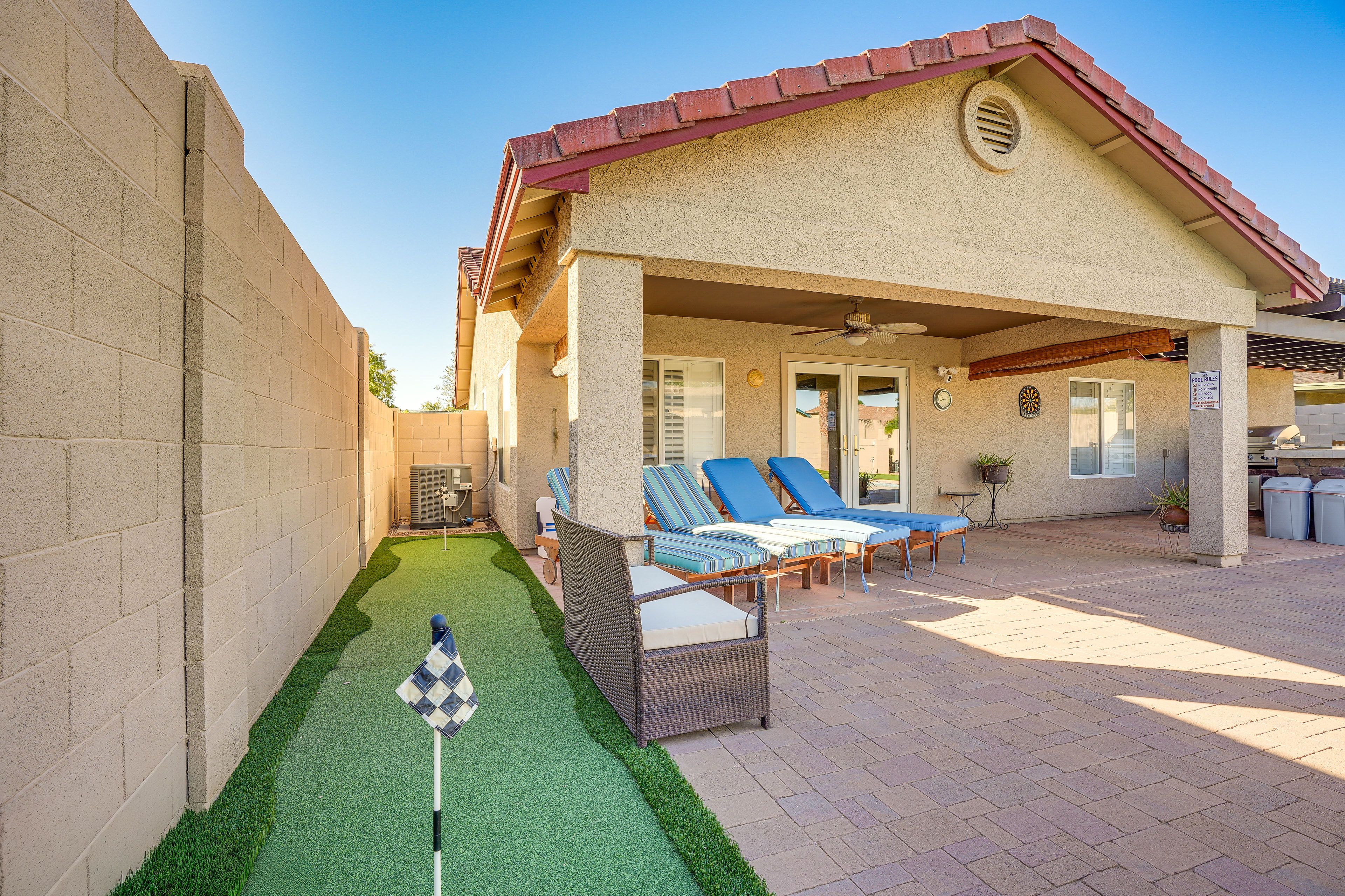 9-Hole Putting Green in Backyard