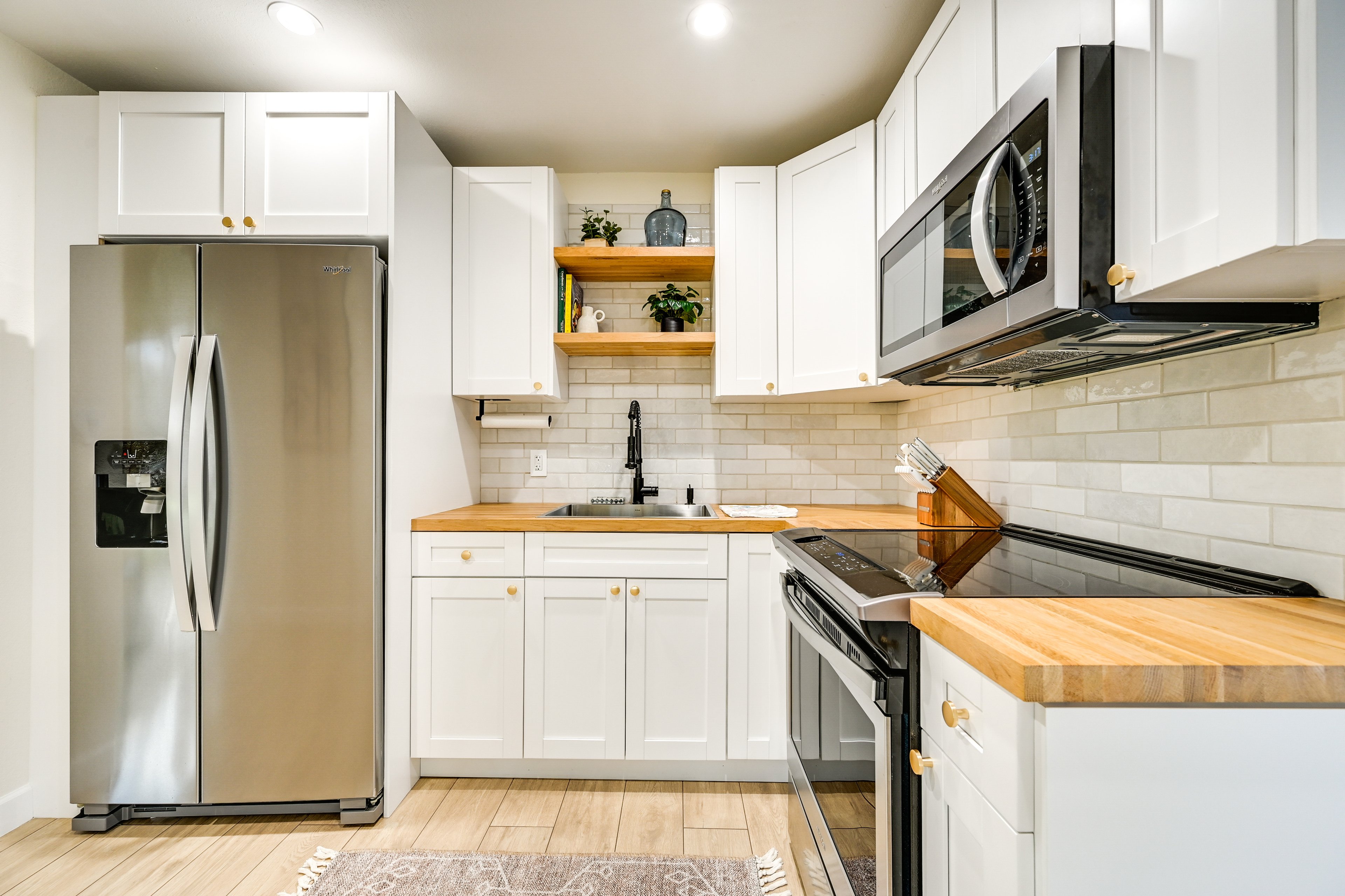 Kitchen | Espresso Maker & Keurig | Toaster | Blender