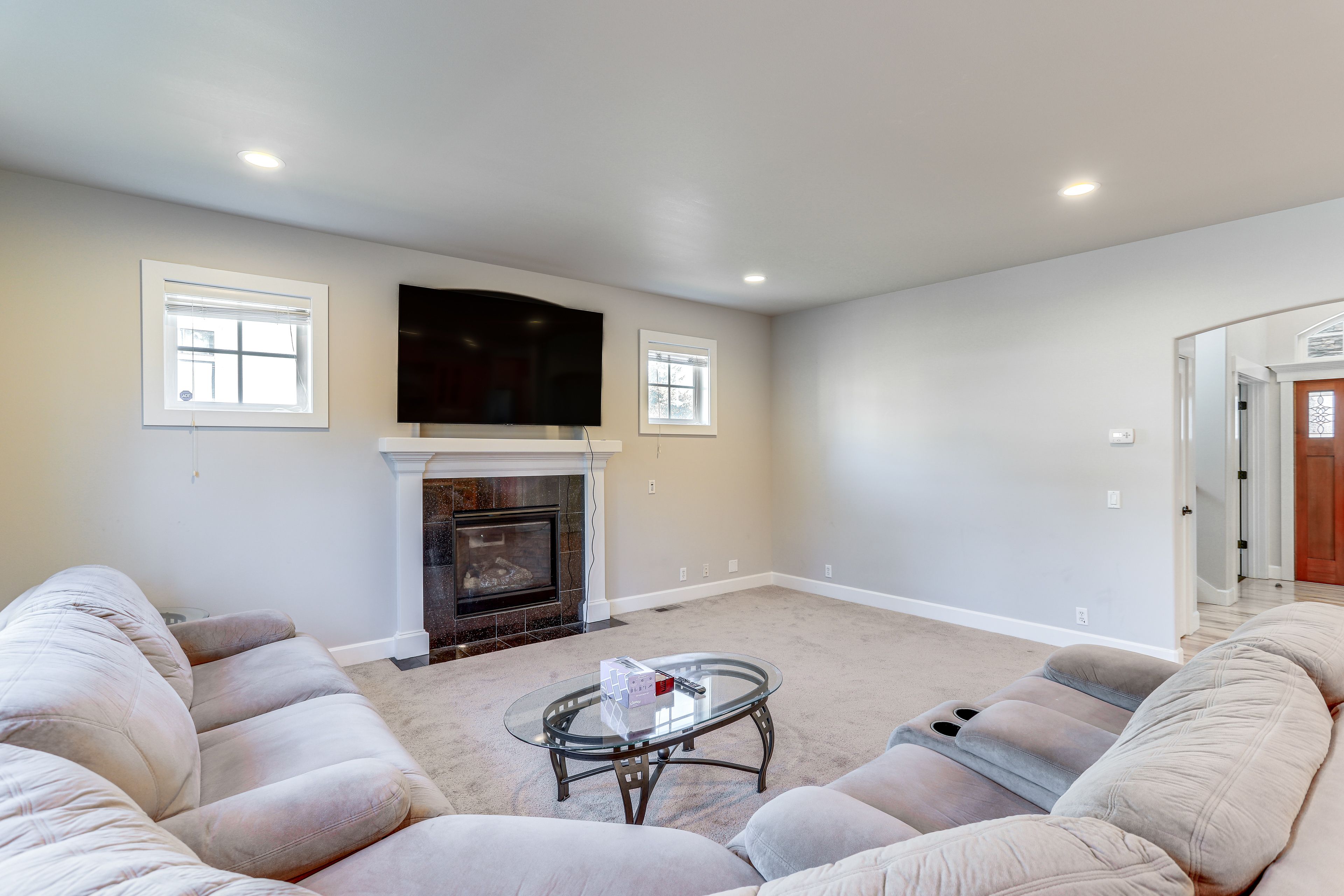 Living Room | 1st Floor | Smart TV | Fireplace