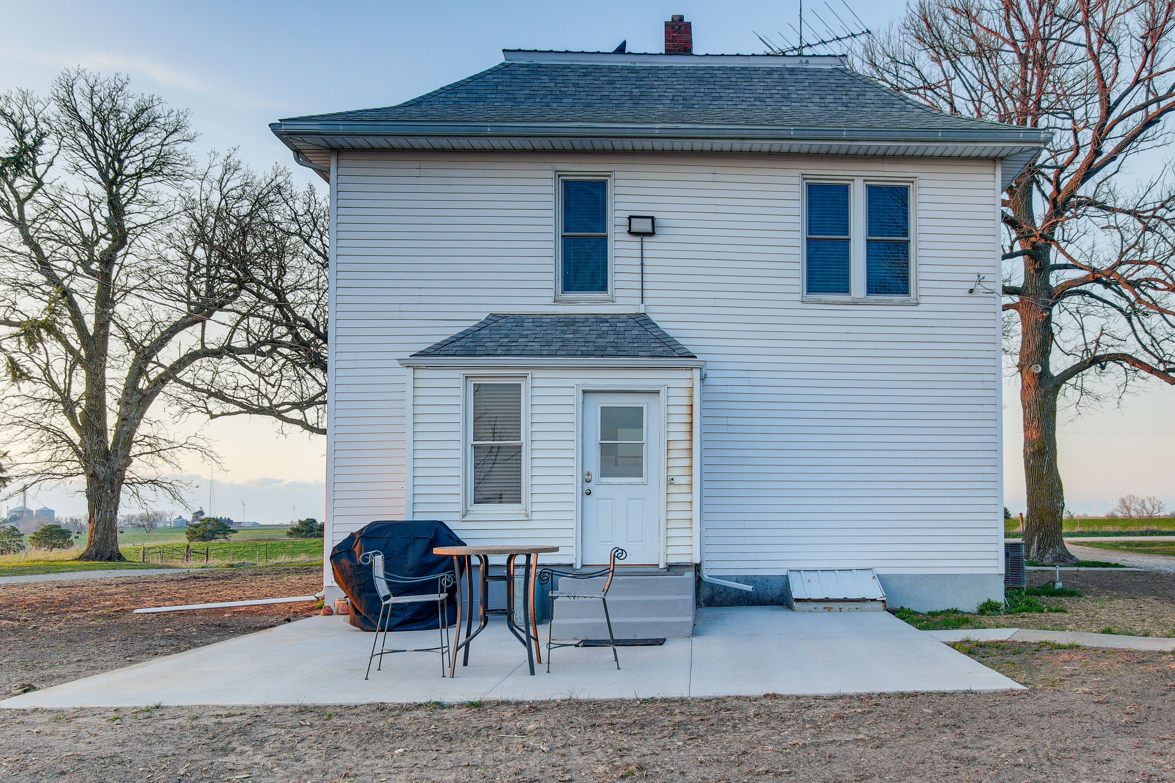Private Patio | Outdoor Seating | Fire Pit