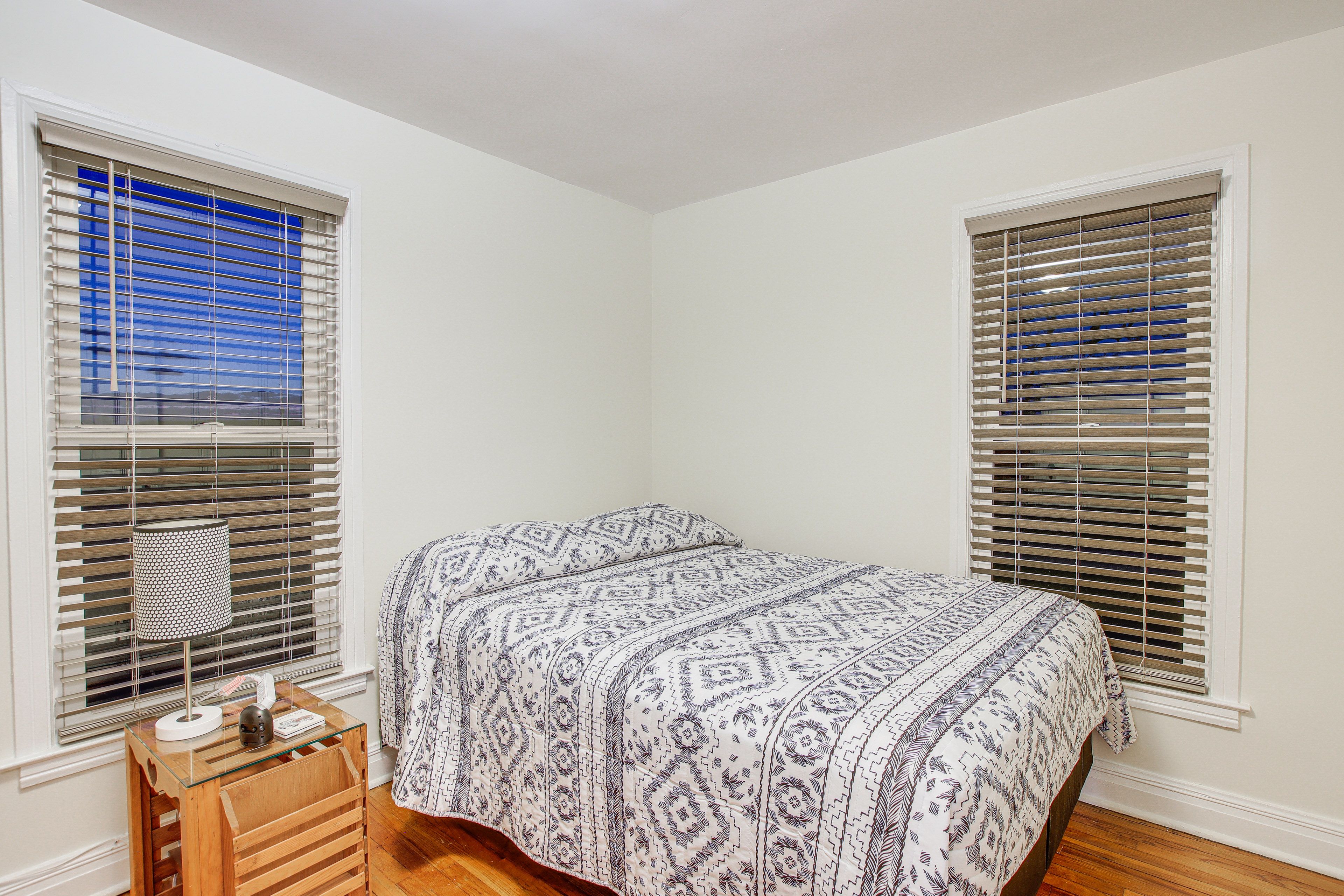 Bedroom 2 | Full Bed | Smart TV | 2nd Floor