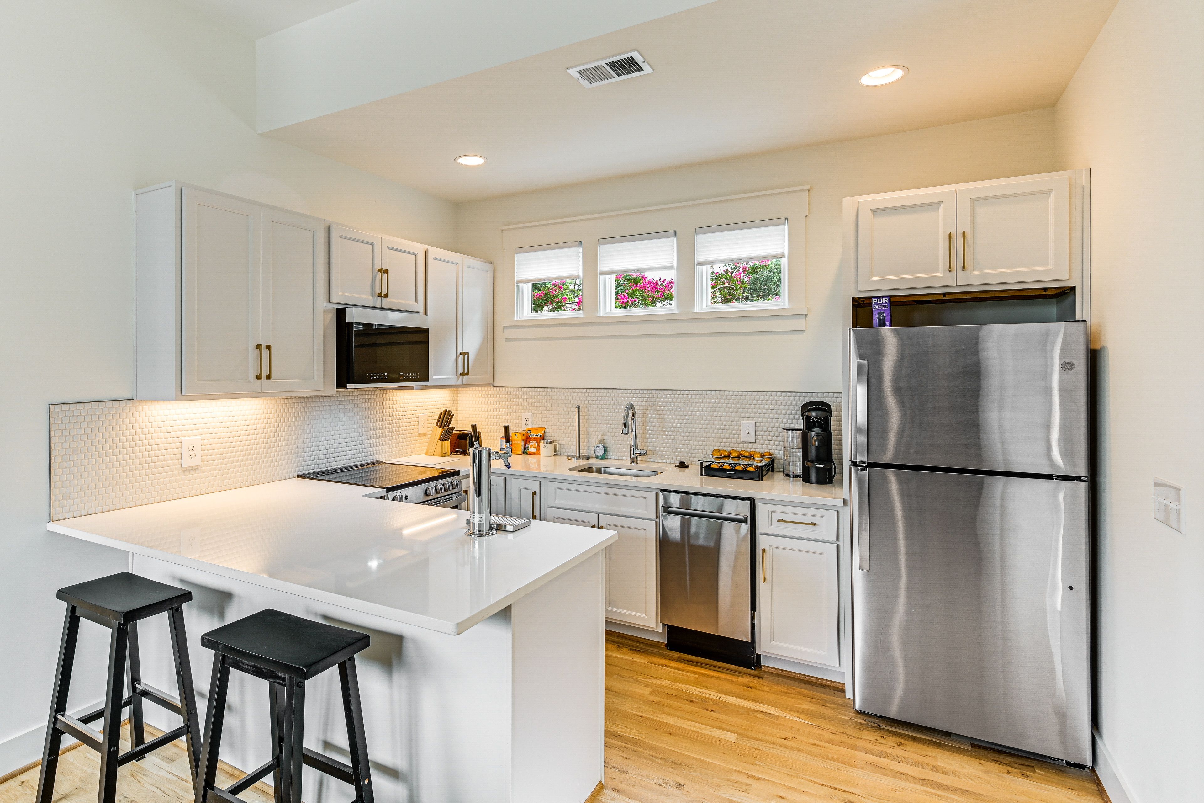 Kitchen & Dining Bar | 1st Floor | Dishware & Flatware