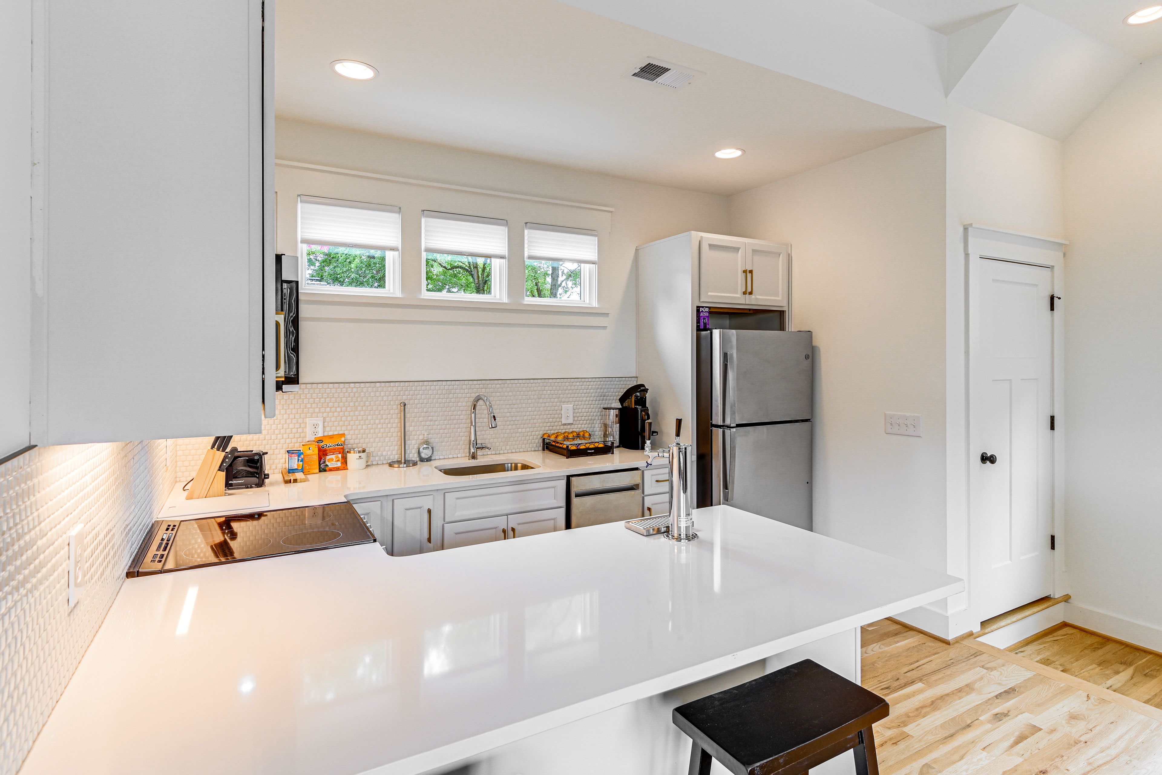 Kitchen | 1st Floor | Dishwasher | Beer Tap | Nespresso Coffee Maker