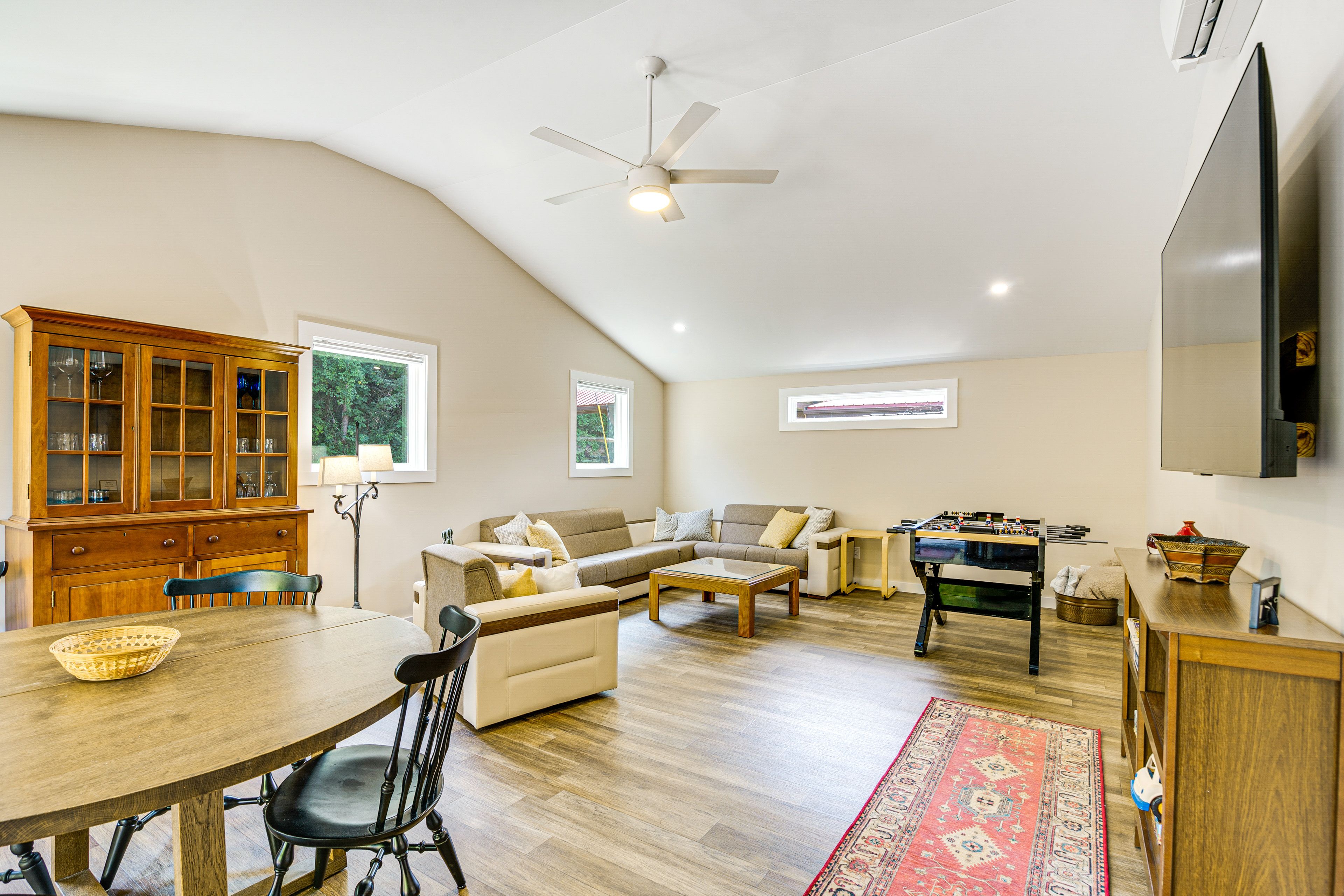 Living Room | 2nd Floor | 2 Twin Futons | Free WiFi