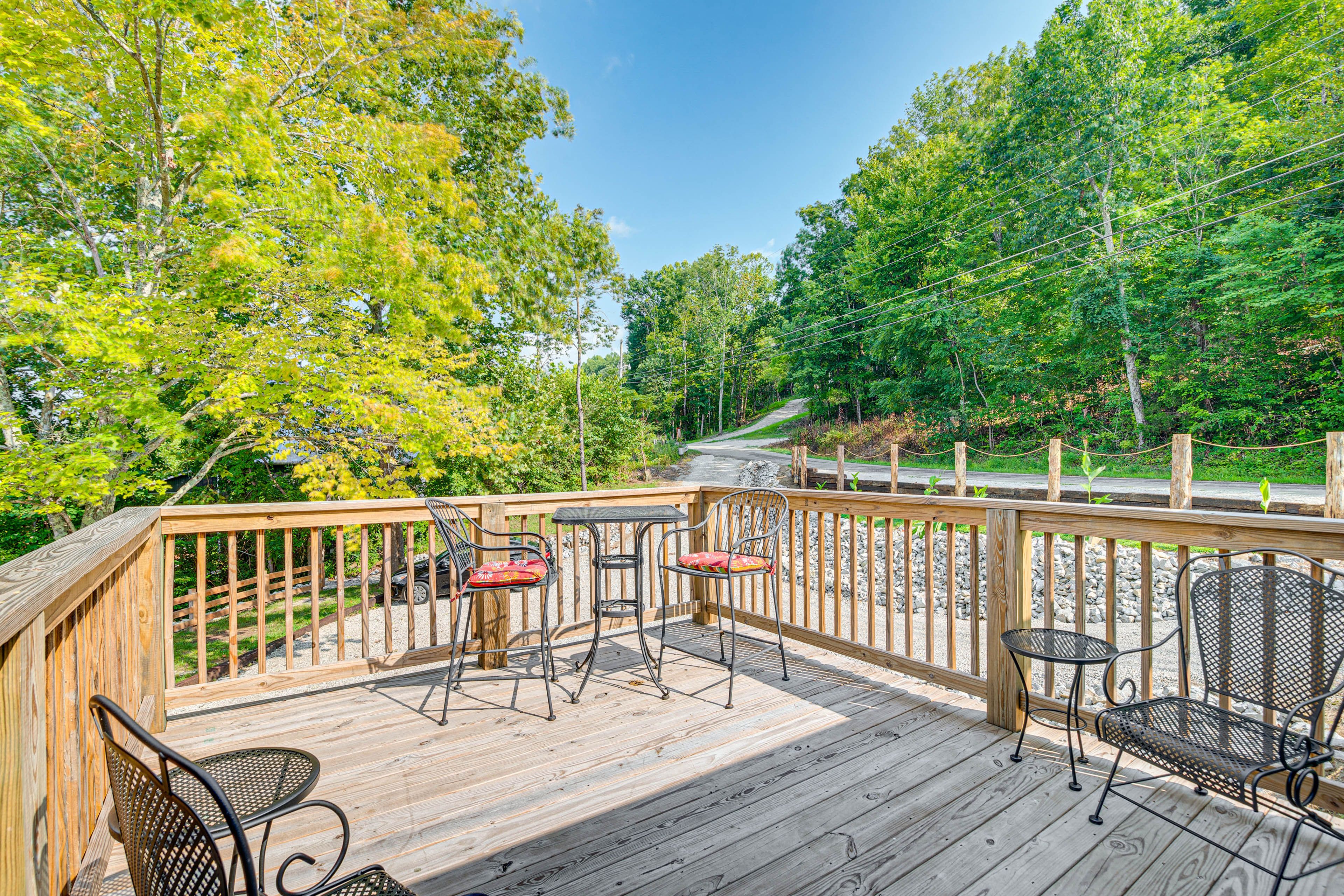 Deck | 2-Story Home