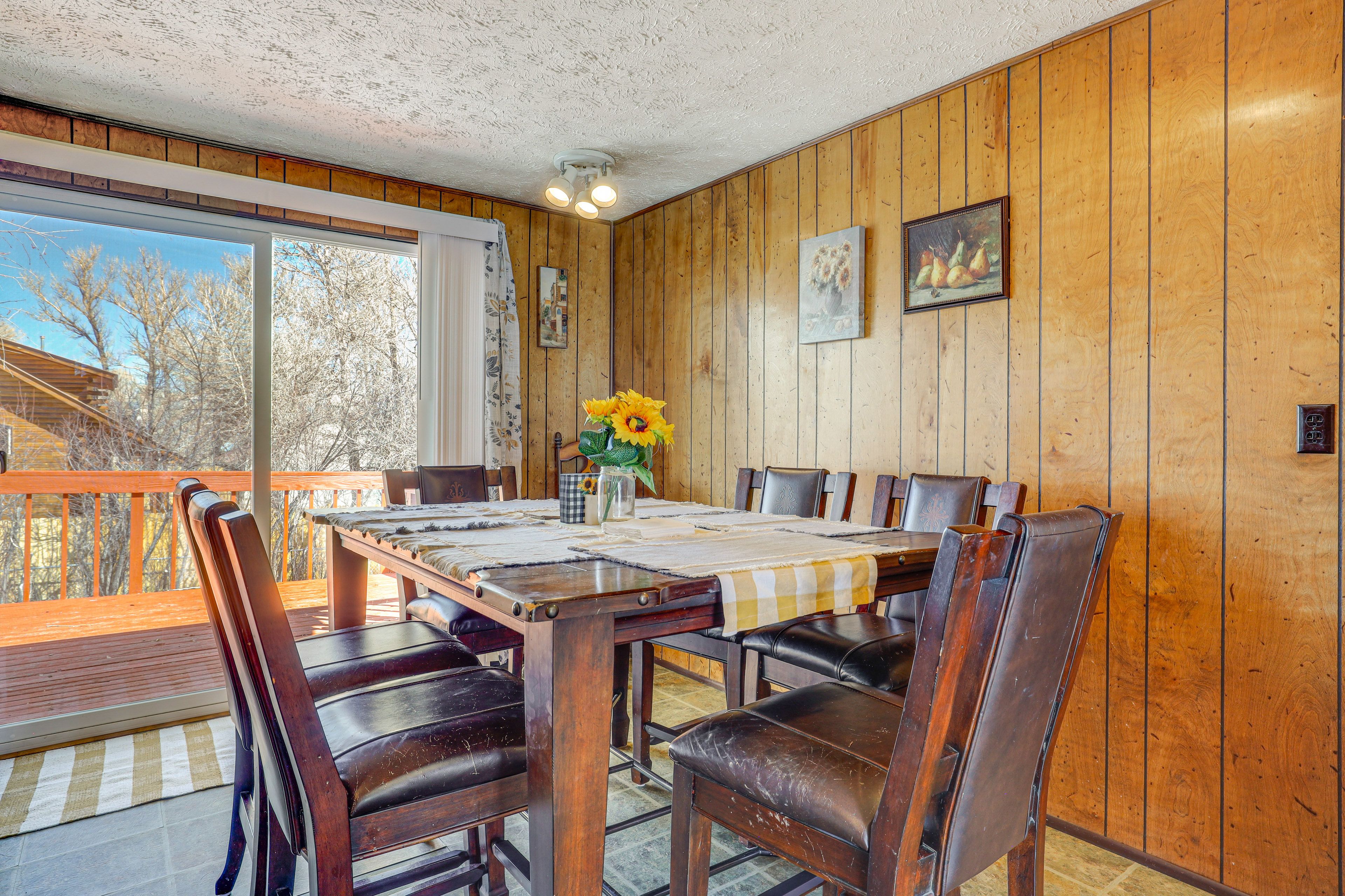 Dining Area | Dishware/Flatware Provided | Main Level