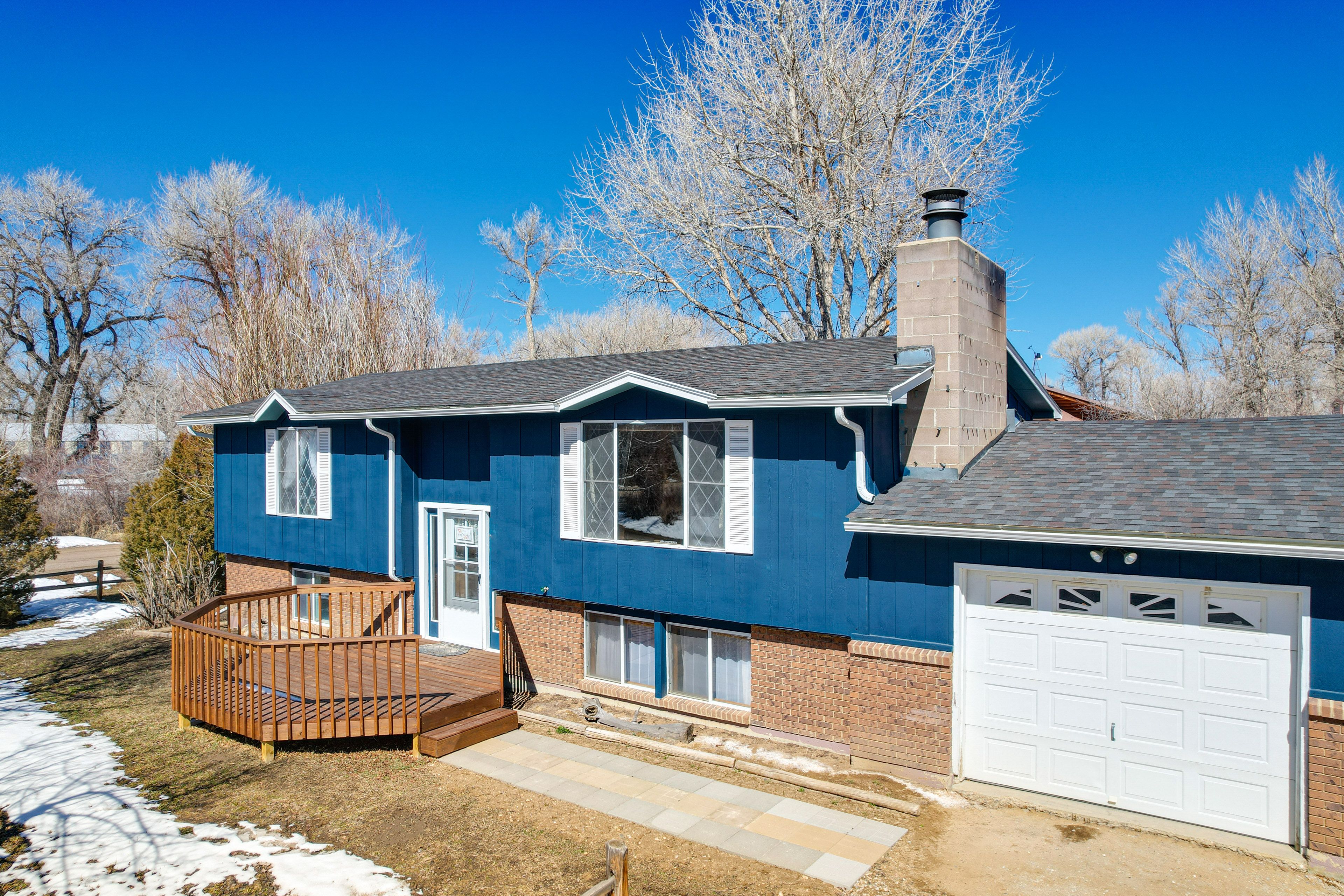 Elk Mountain Vacation Rental | 4BR | 2BA | 1,968 Sq Ft | 2 Steps to Enter