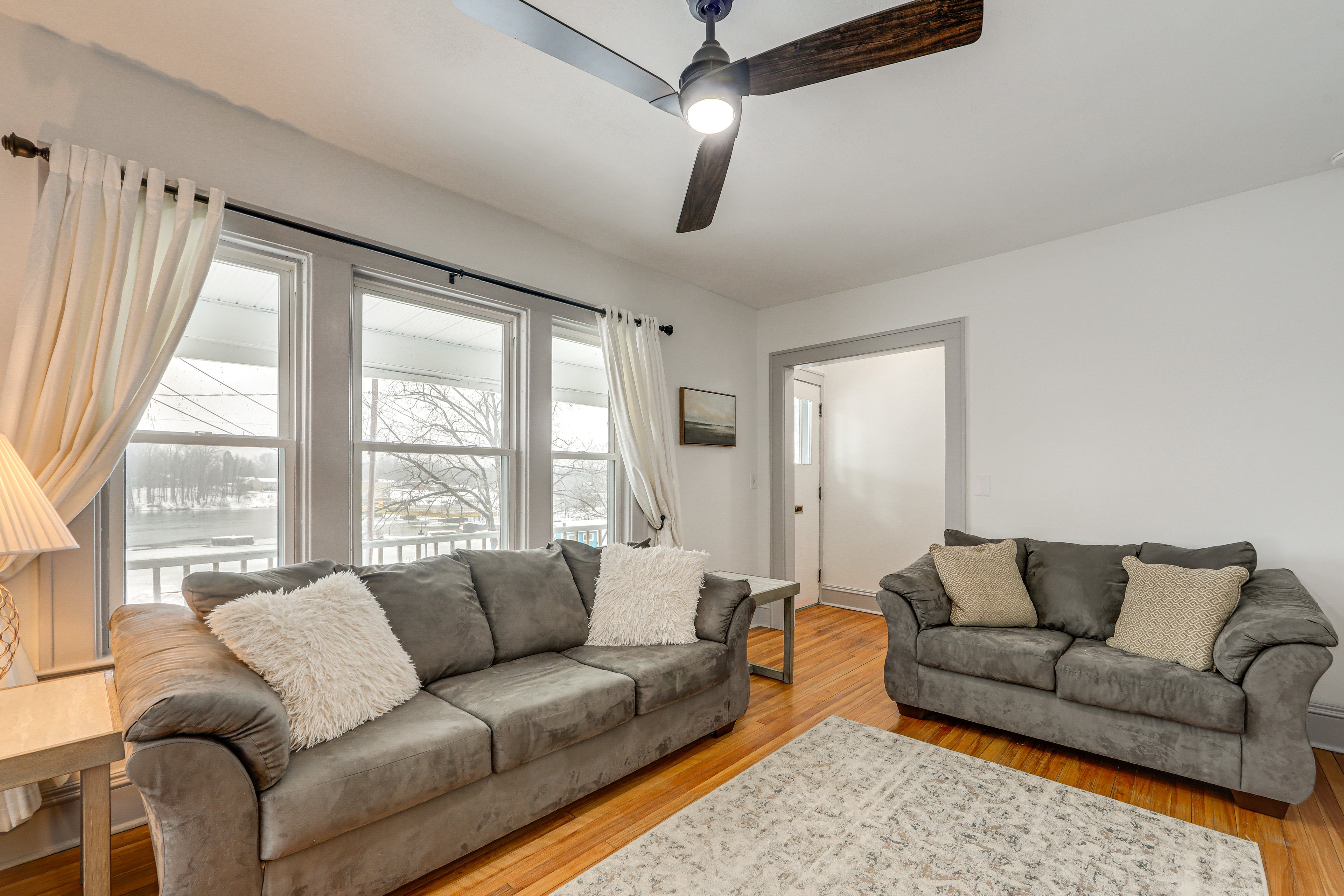 Living Room | Smart TV