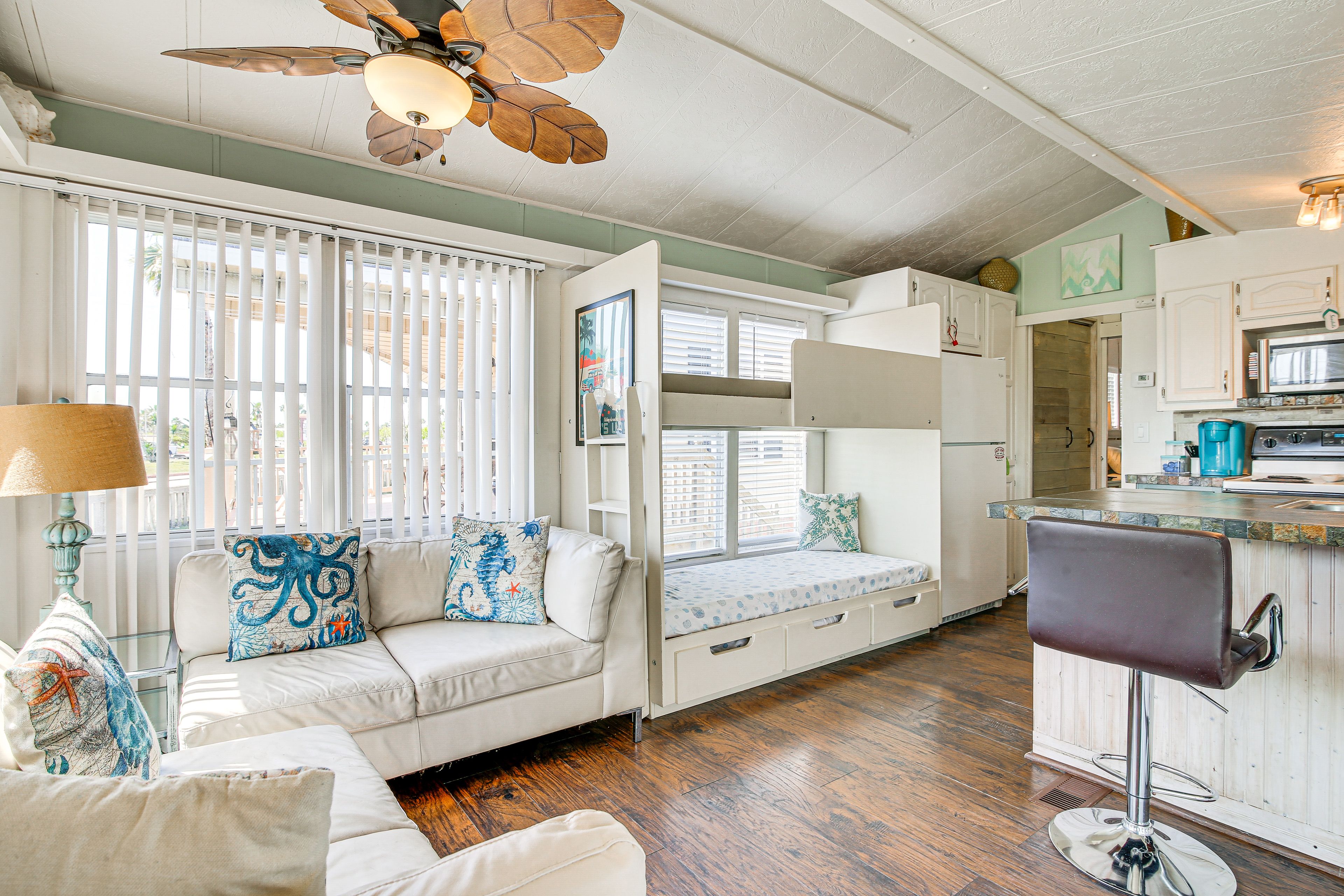 Living Room | Smart TV | Free WiFi
