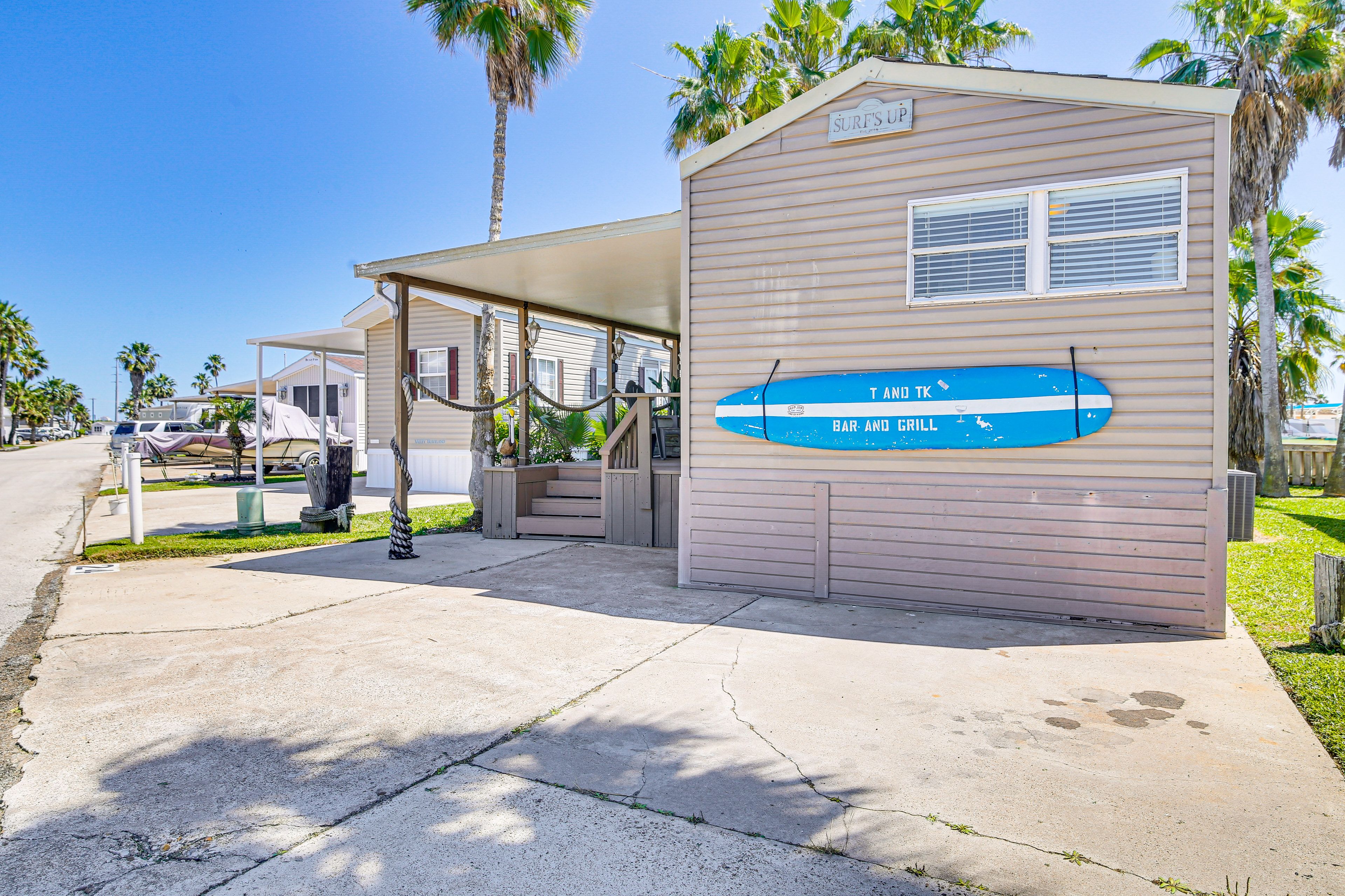 Parking | Driveway (1 Vehicle) | Free Street Parking