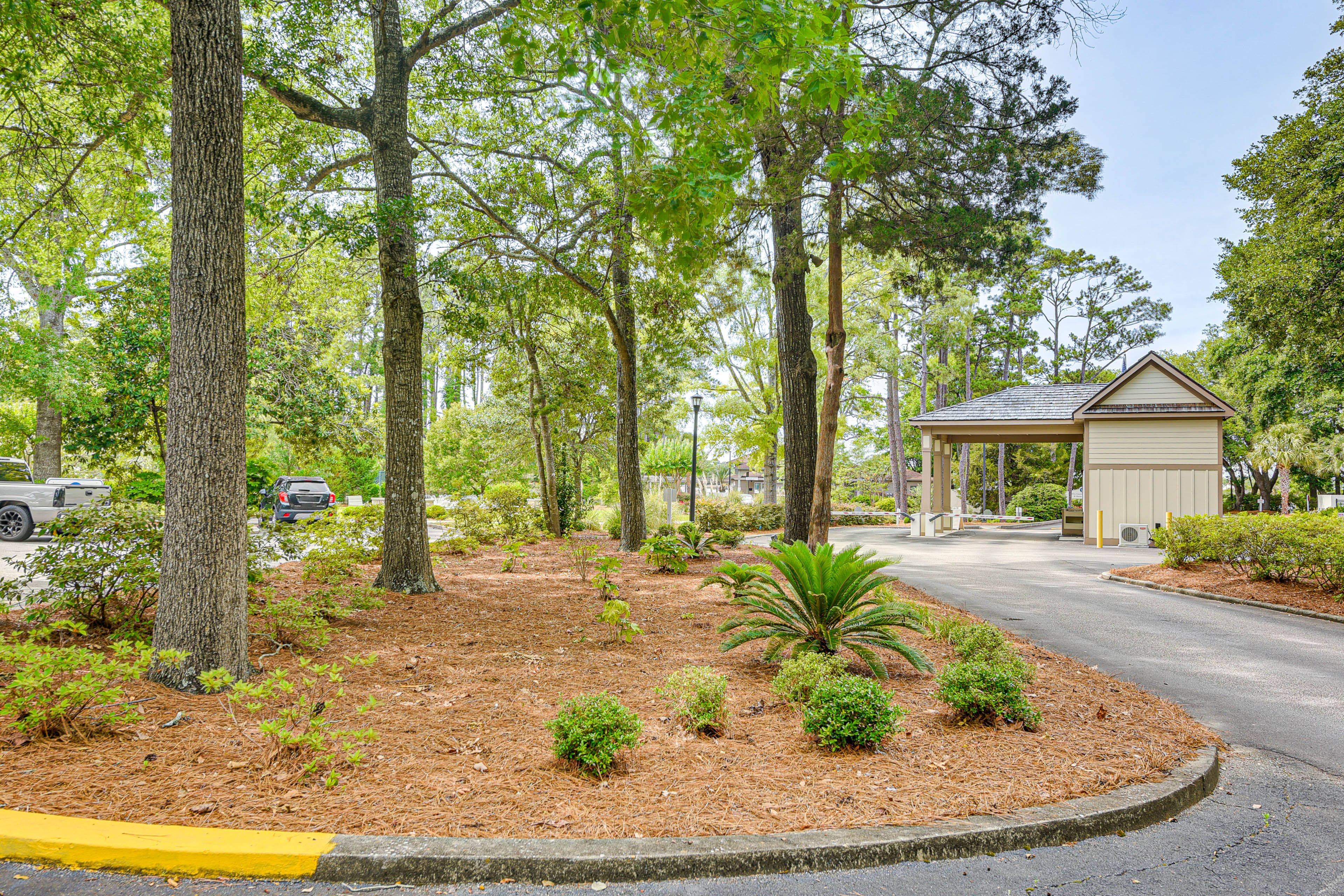 Parking | Community Lot (2 Vehicles, First-Come, First-Served)
