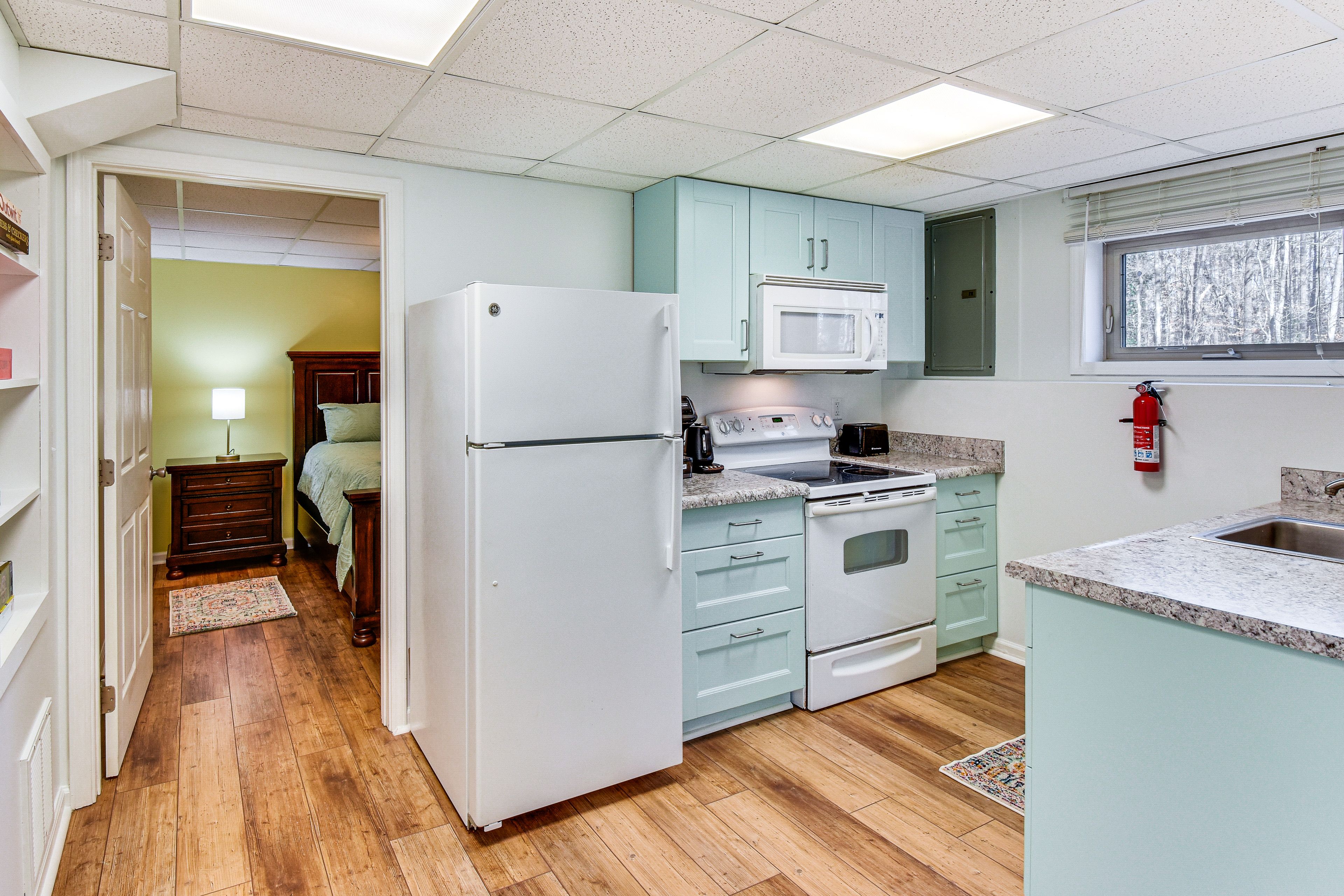 Kitchen | Keurig/Drip Coffee Maker | Toaster | Cooking Basics