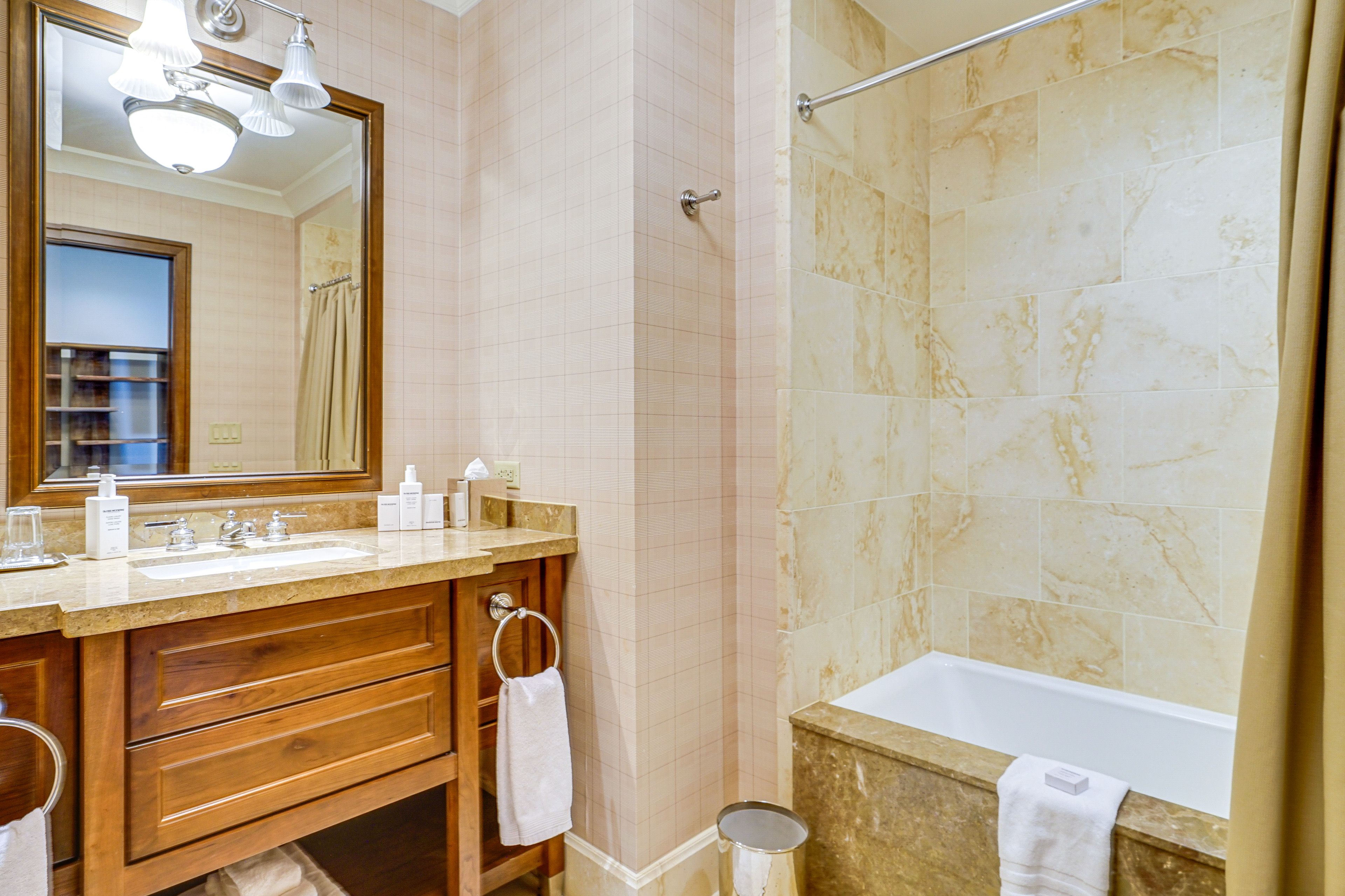 En-Suite Bathroom | Towels Provided
