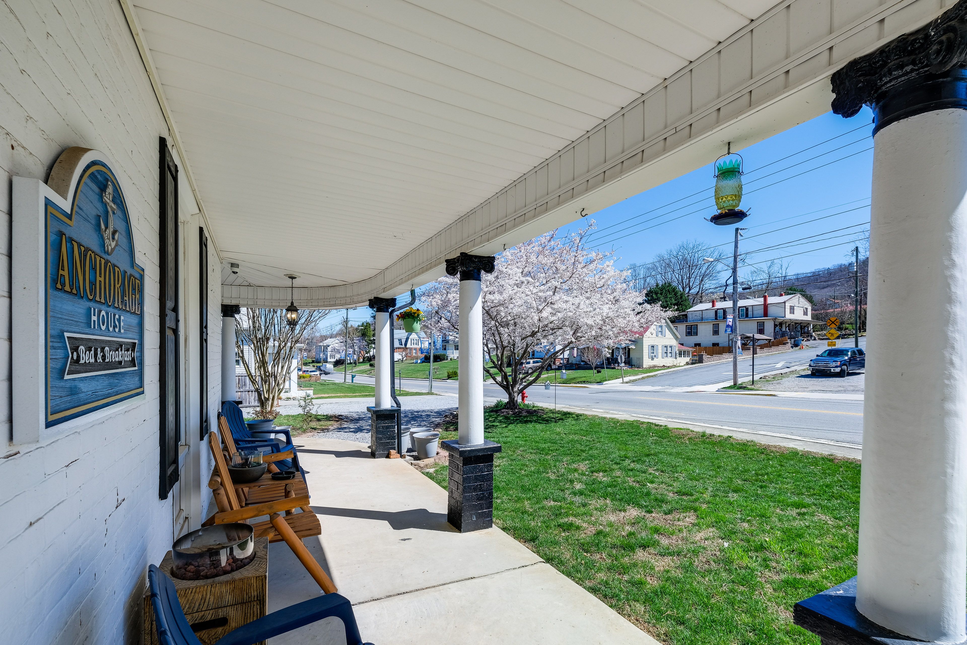 Wrapround Porch | Outdoor Seating