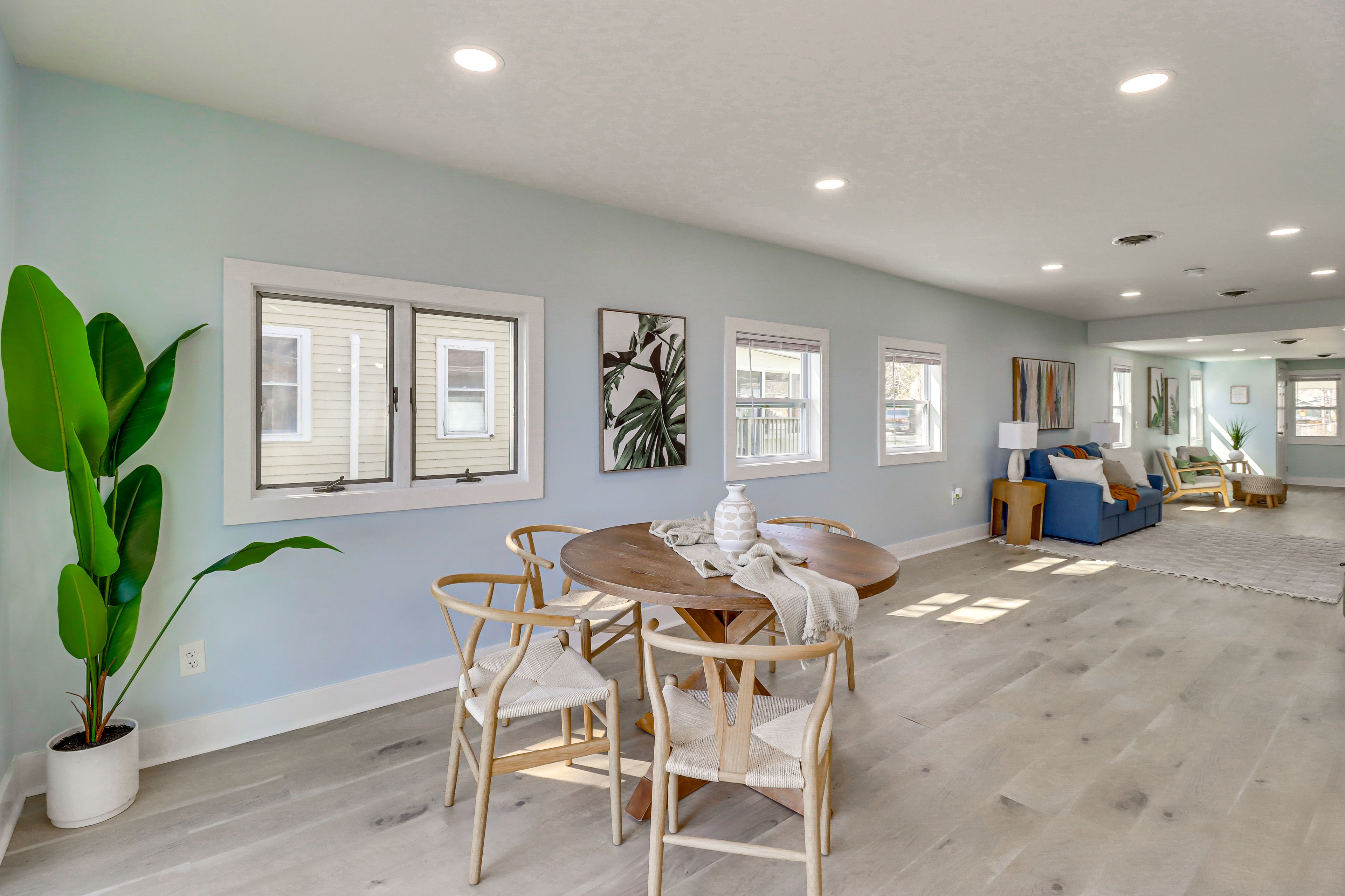 Dining Area | Dishware/Flatware
