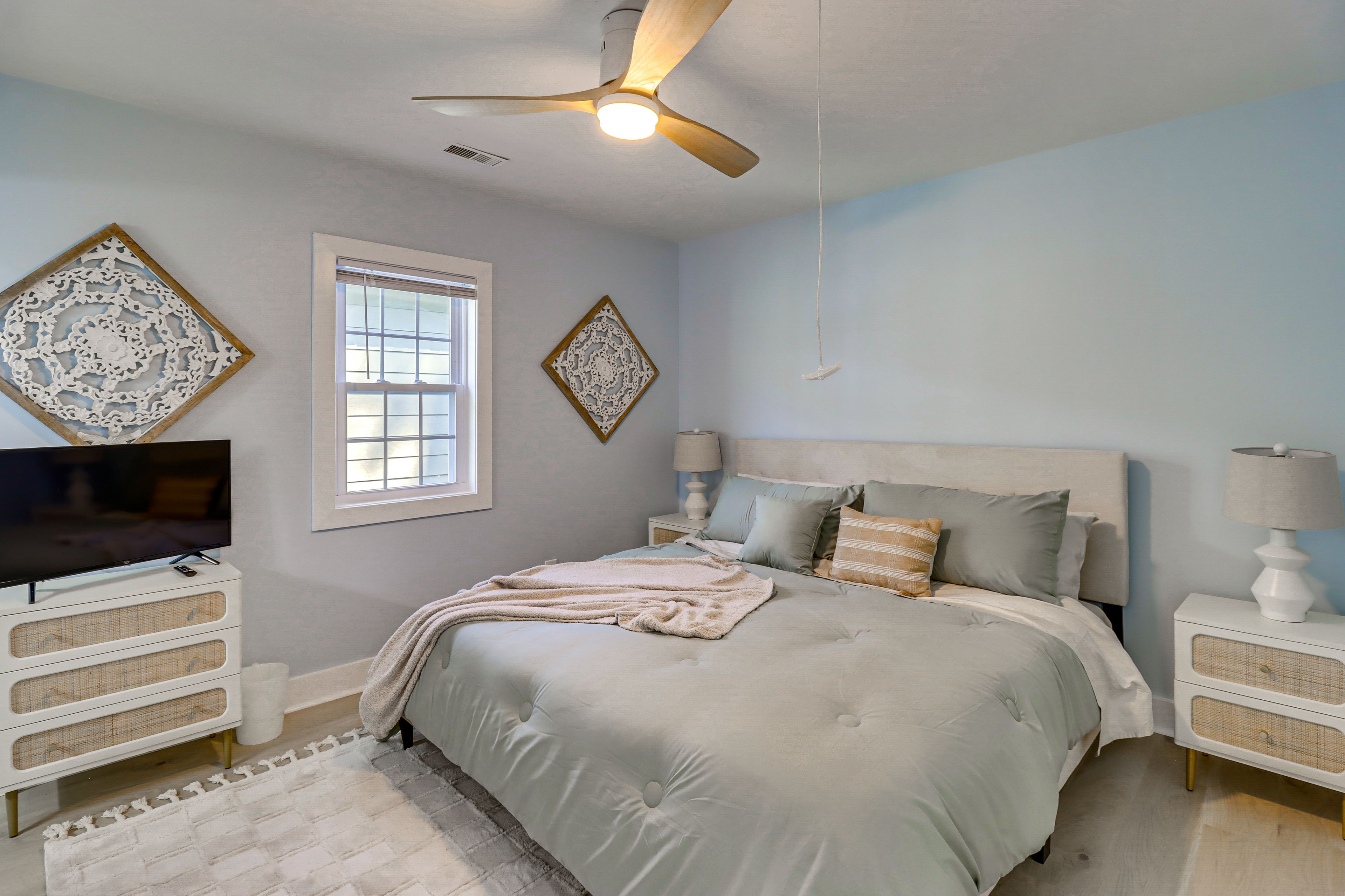 Bedroom 1 | King Bed | Linens Provided | Amazon Fire TV | En-Suite Bathroom