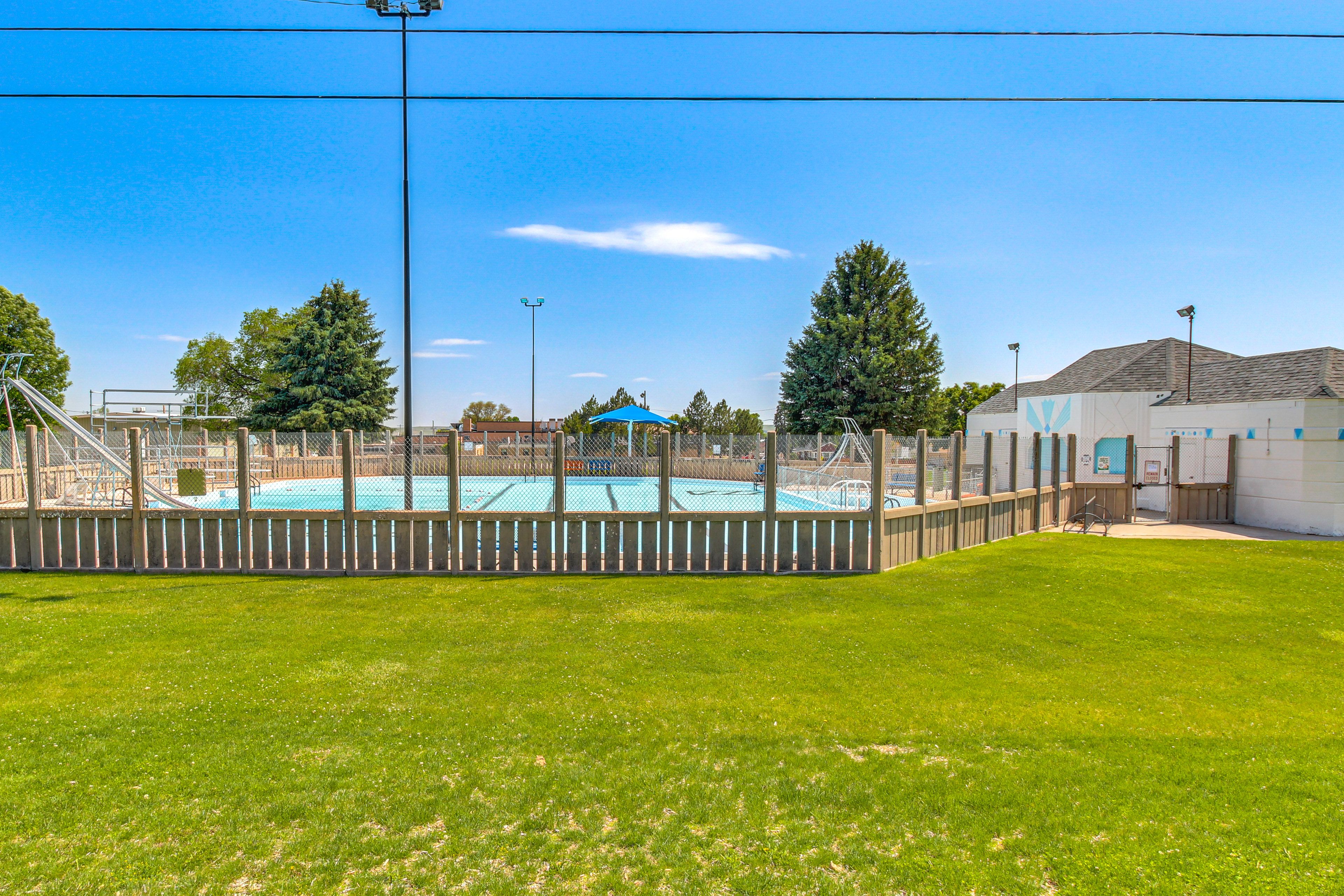 Community Pool (Addt'l Fee)