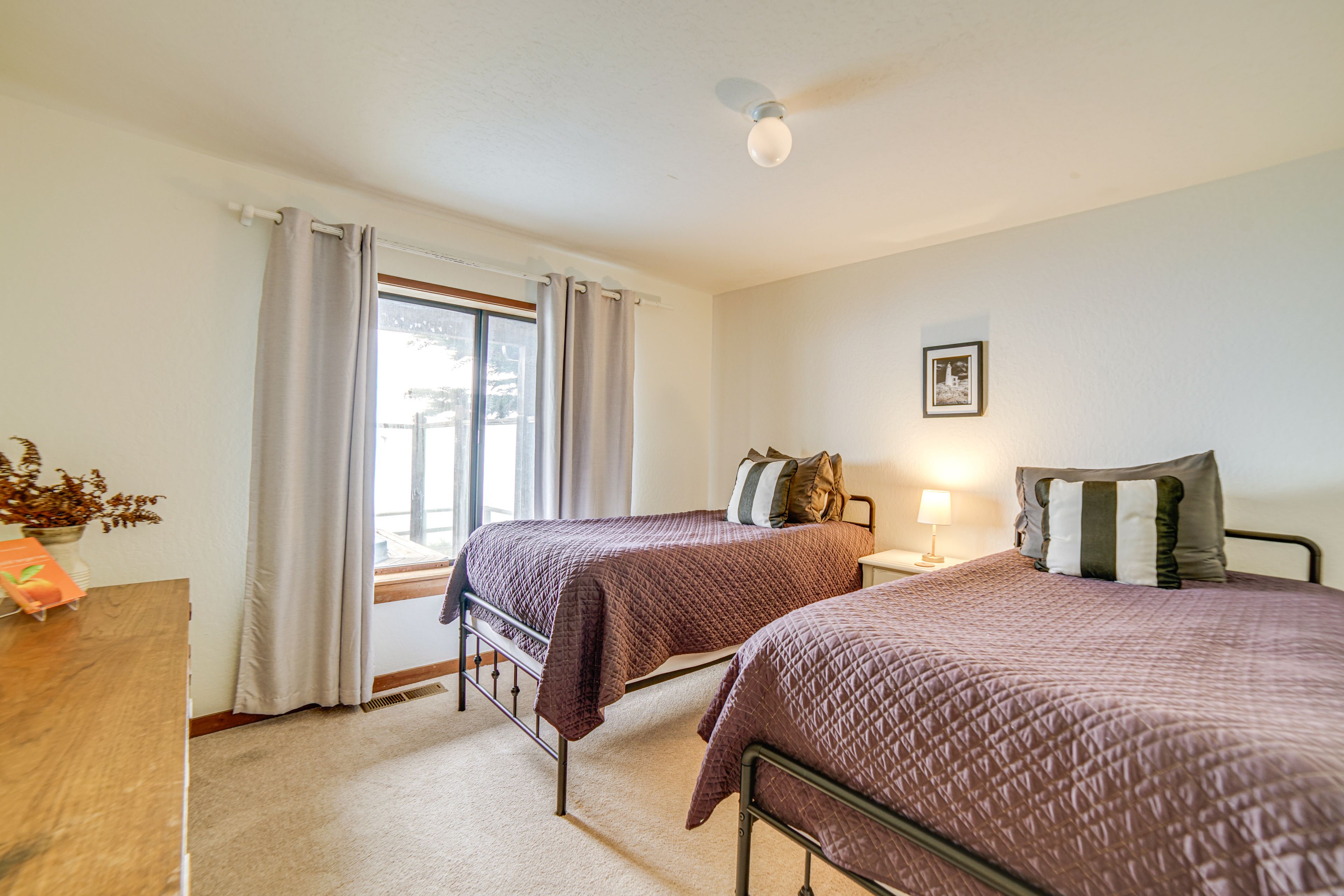 Bedroom 3 | 2 Twin Beds | 1st Floor