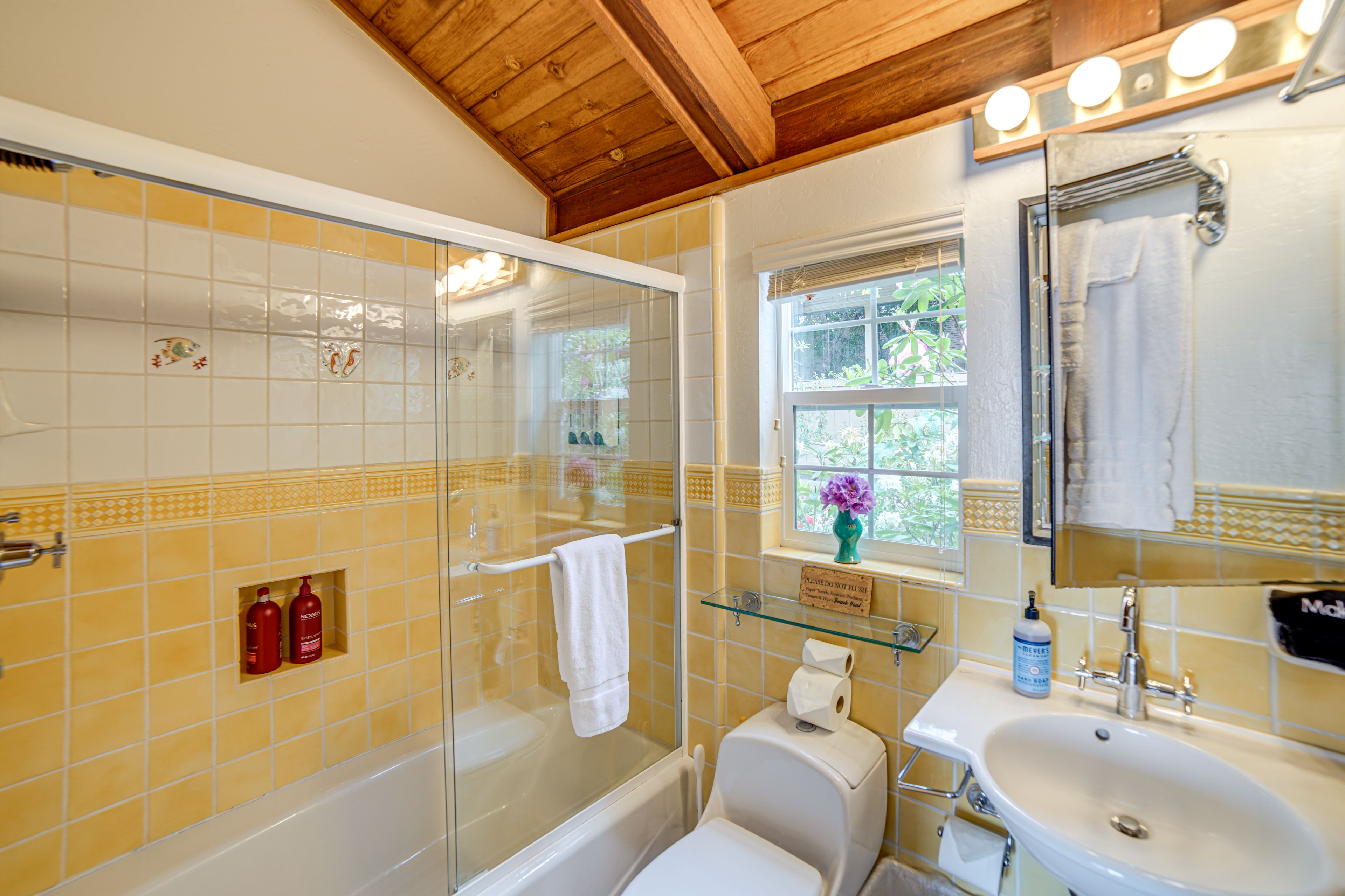 En-Suite Bathroom | 2nd Floor