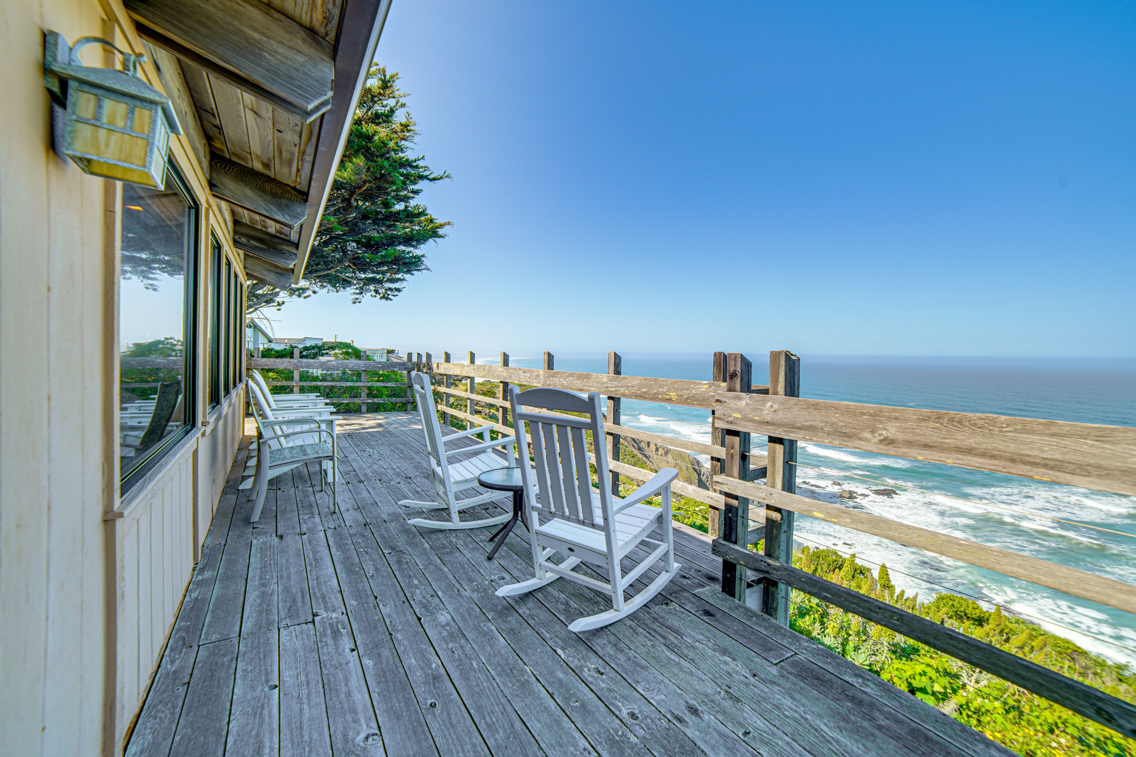 Manchester Vacation Rental | 3BR | 2.5BA | Stairs Required | 1,848 Sq Ft