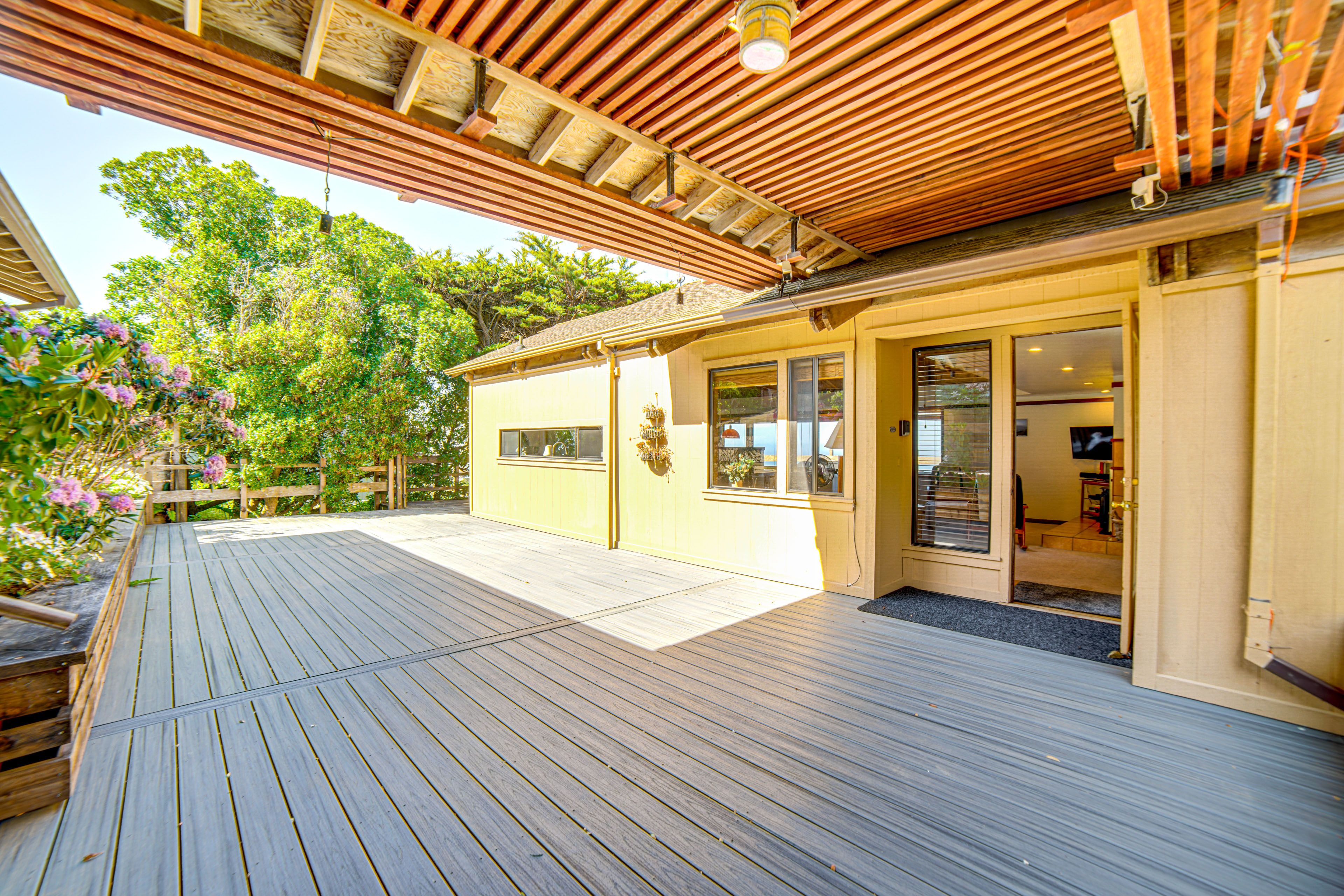Deck | Lounge Chairs | Charcoal Grill | Ocean Views