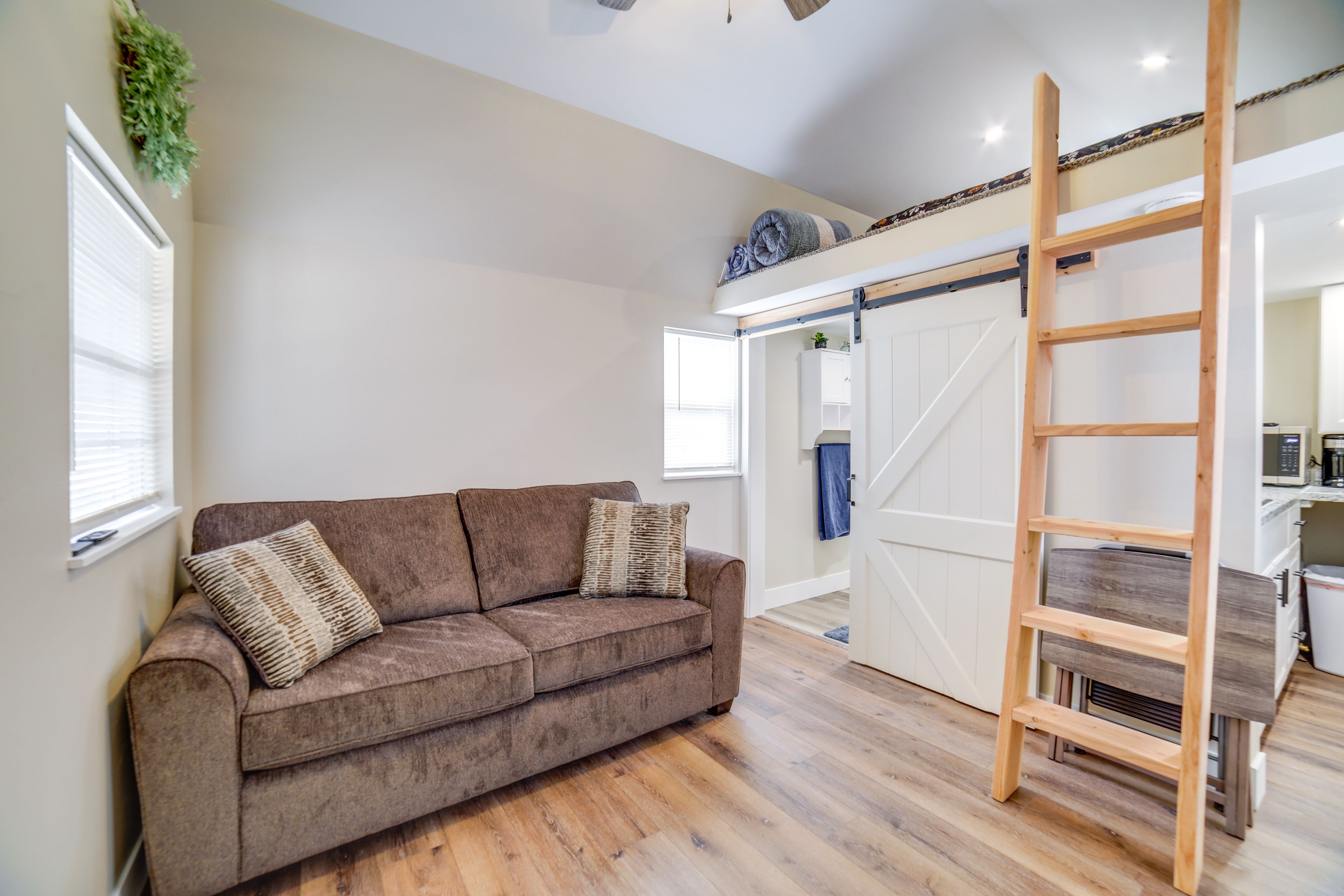 Studio | Free WiFi | Smart TV | Mini-Split Air Conditioning/Heat